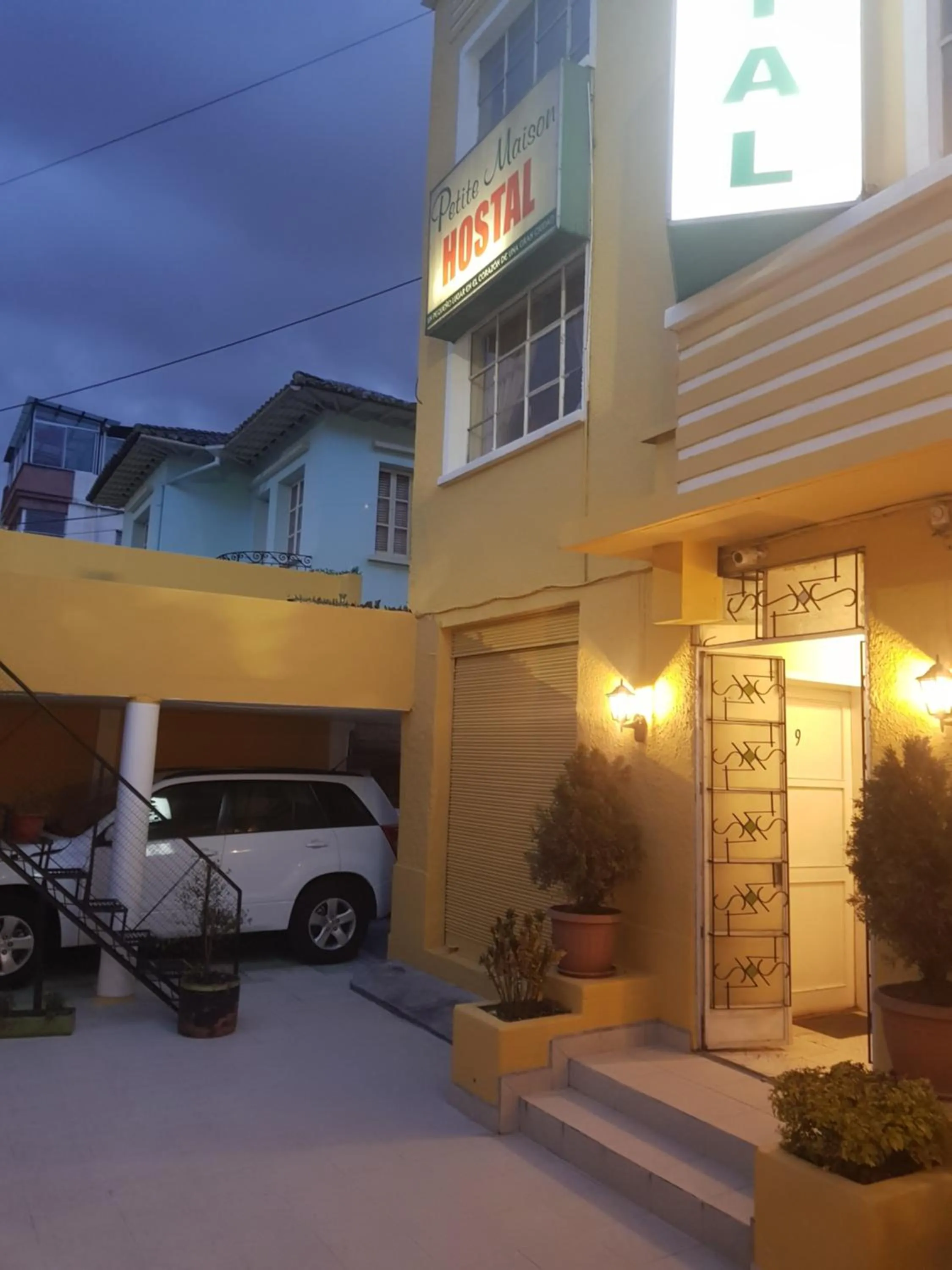 Parking in Petite Maison