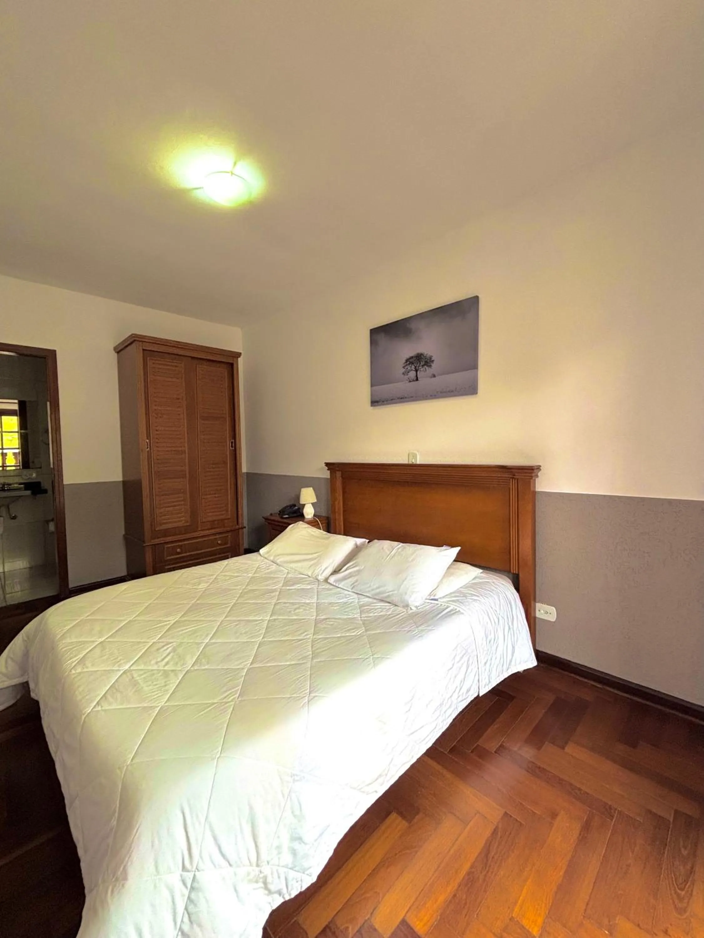 Photo of the whole room, Bed in Pousada Portal da Serra