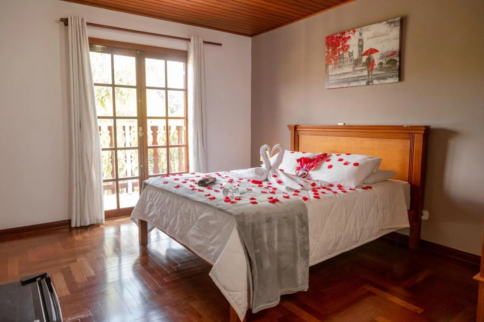Photo of the whole room, Bed in Pousada Portal da Serra