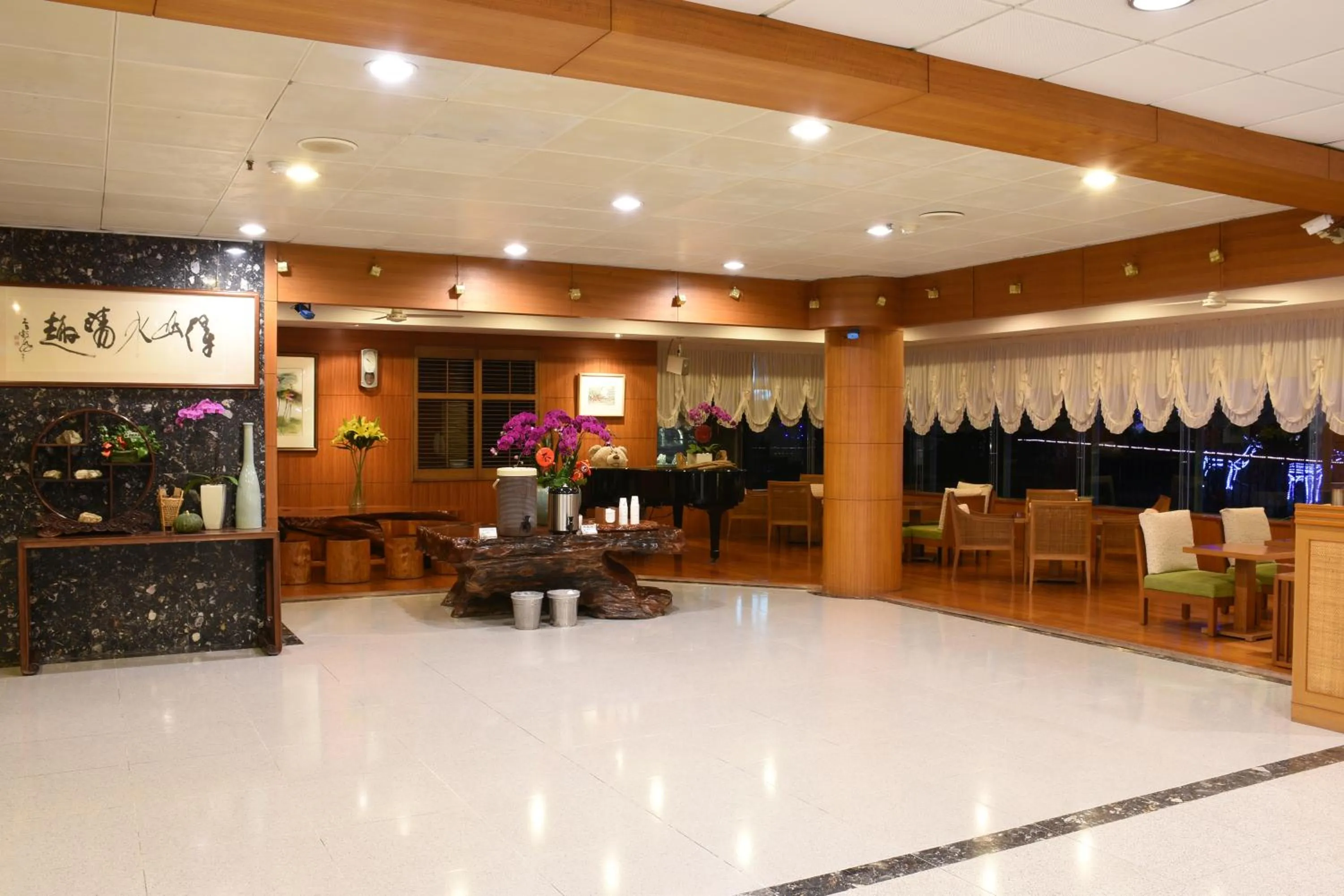 Lobby or reception in Honey Moon Hotel