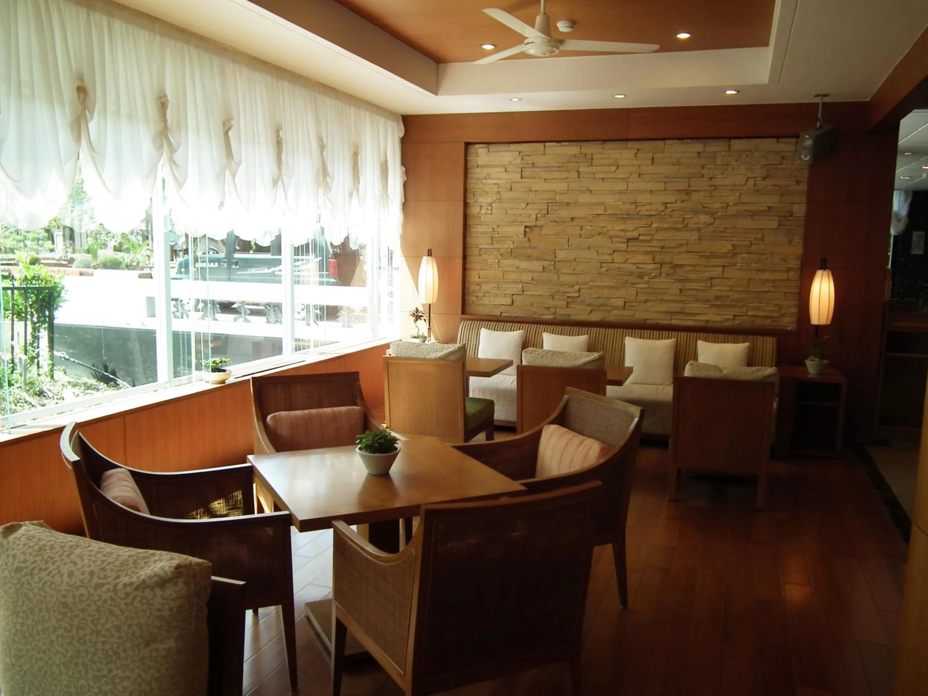 Seating area in Honey Moon Hotel