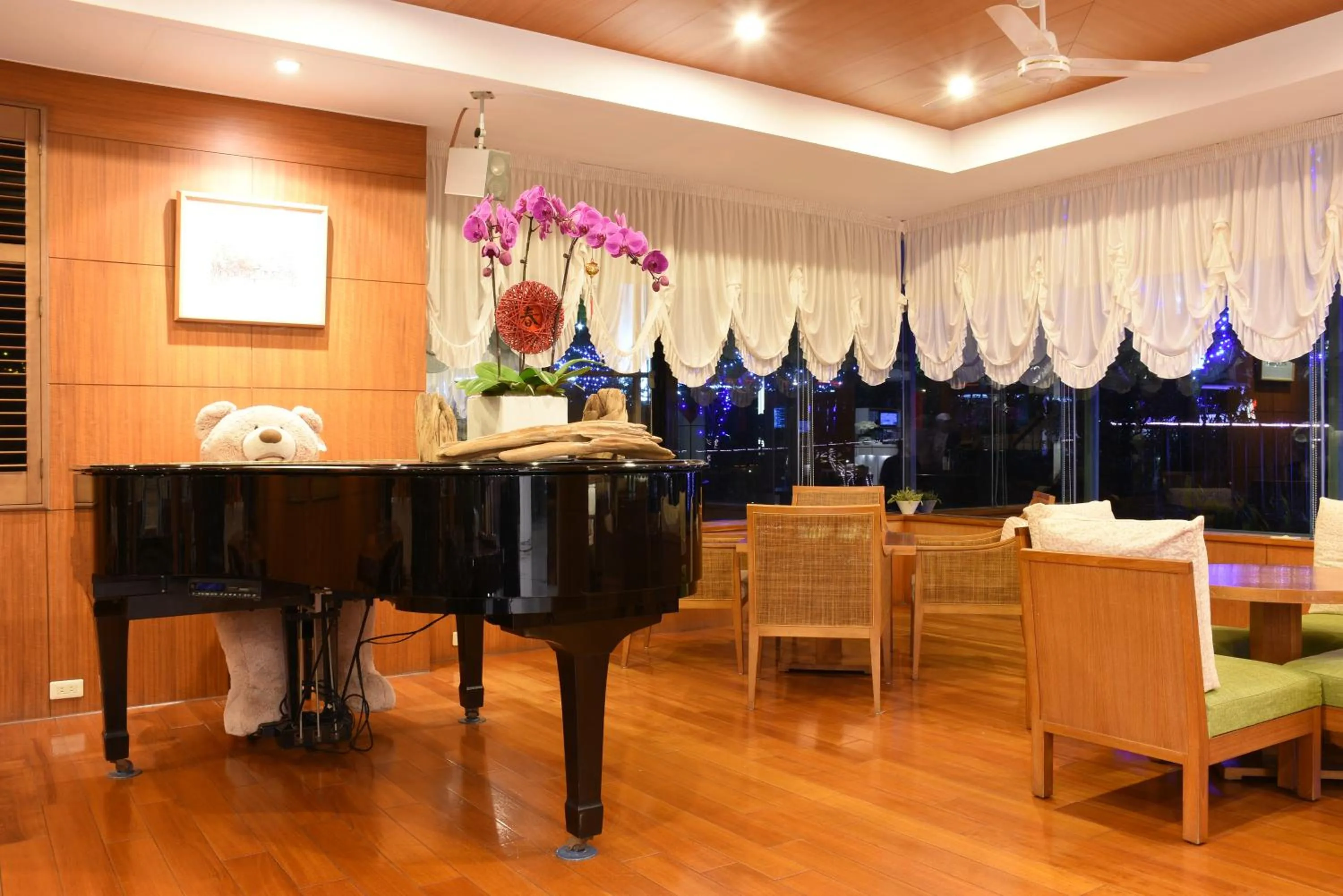 Lobby or reception in Honey Moon Hotel