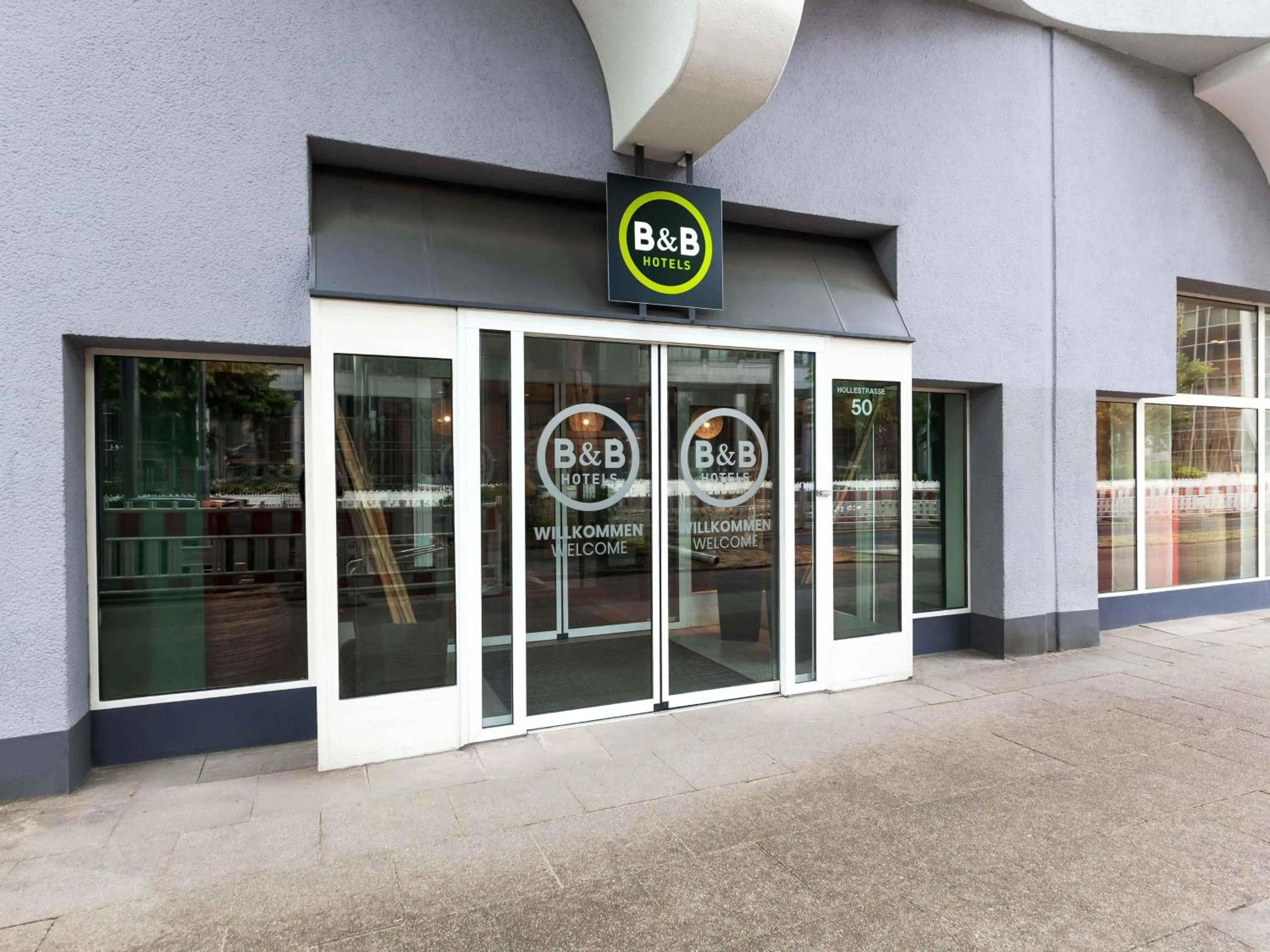 Property building in B&B Hotel Essen-Hbf