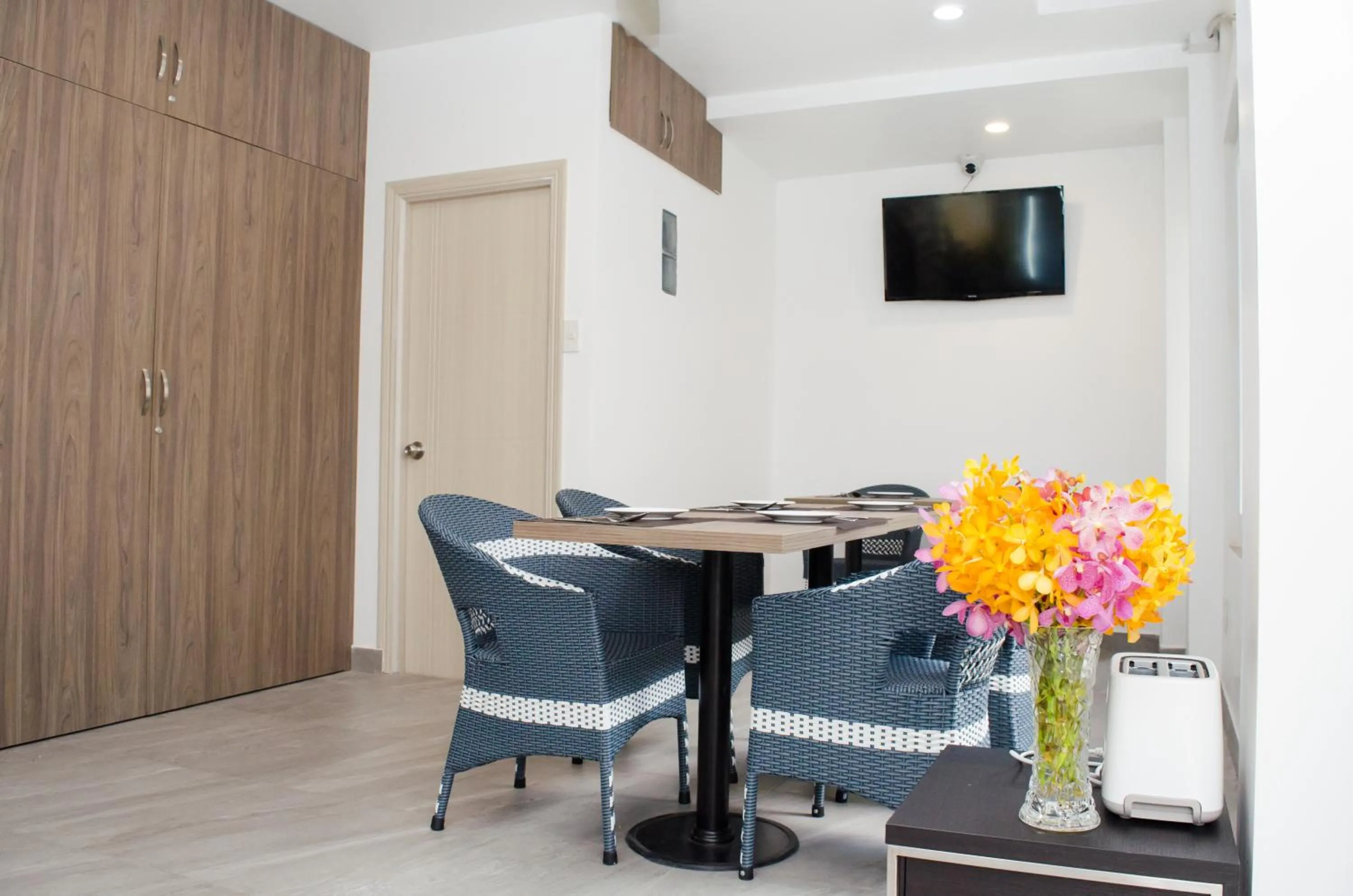 Restaurant/places to eat in LeBlanc Saigon