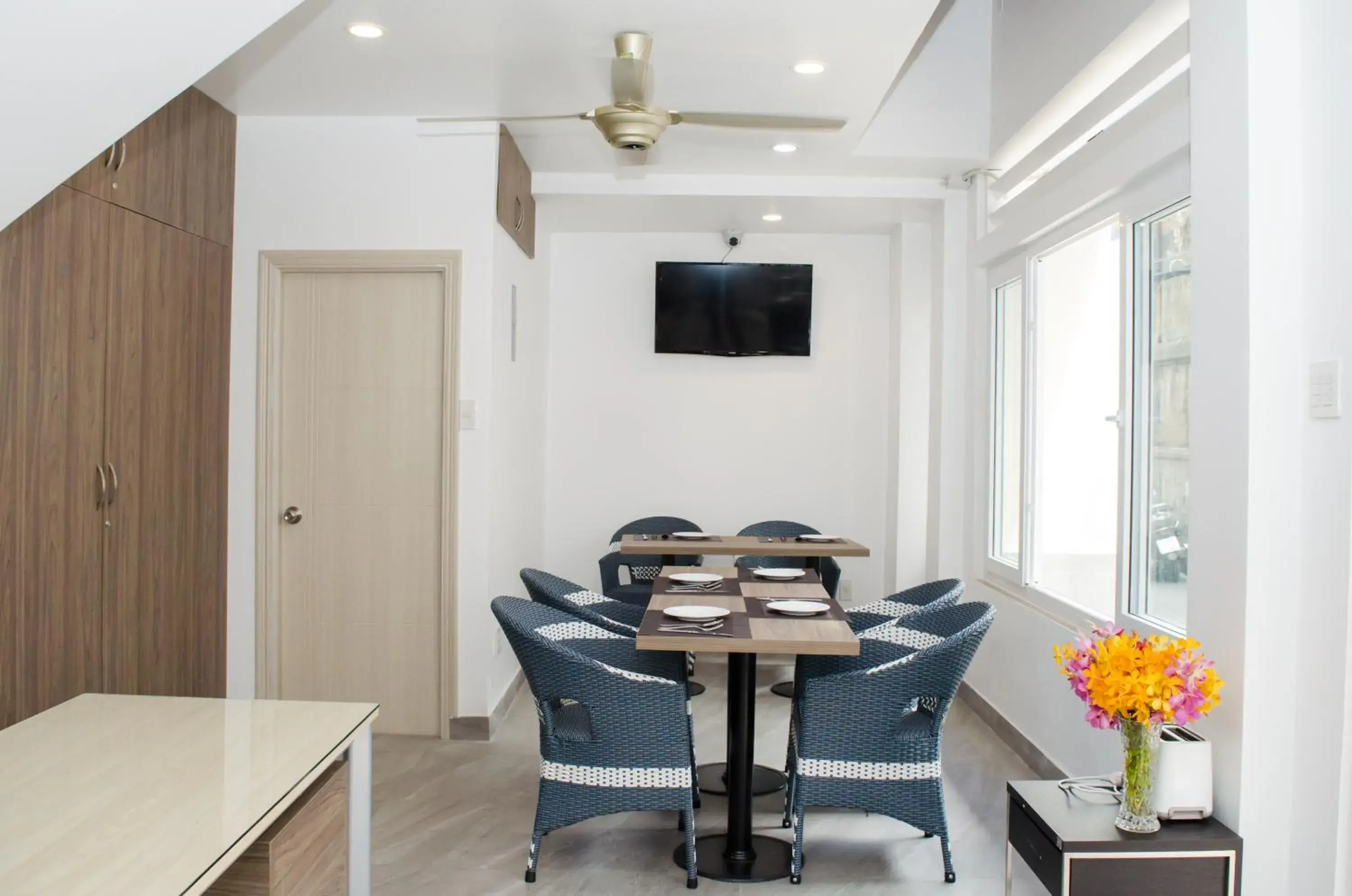 Restaurant/places to eat in LeBlanc Saigon Restaurant/places to eat in LeBlanc Saigon