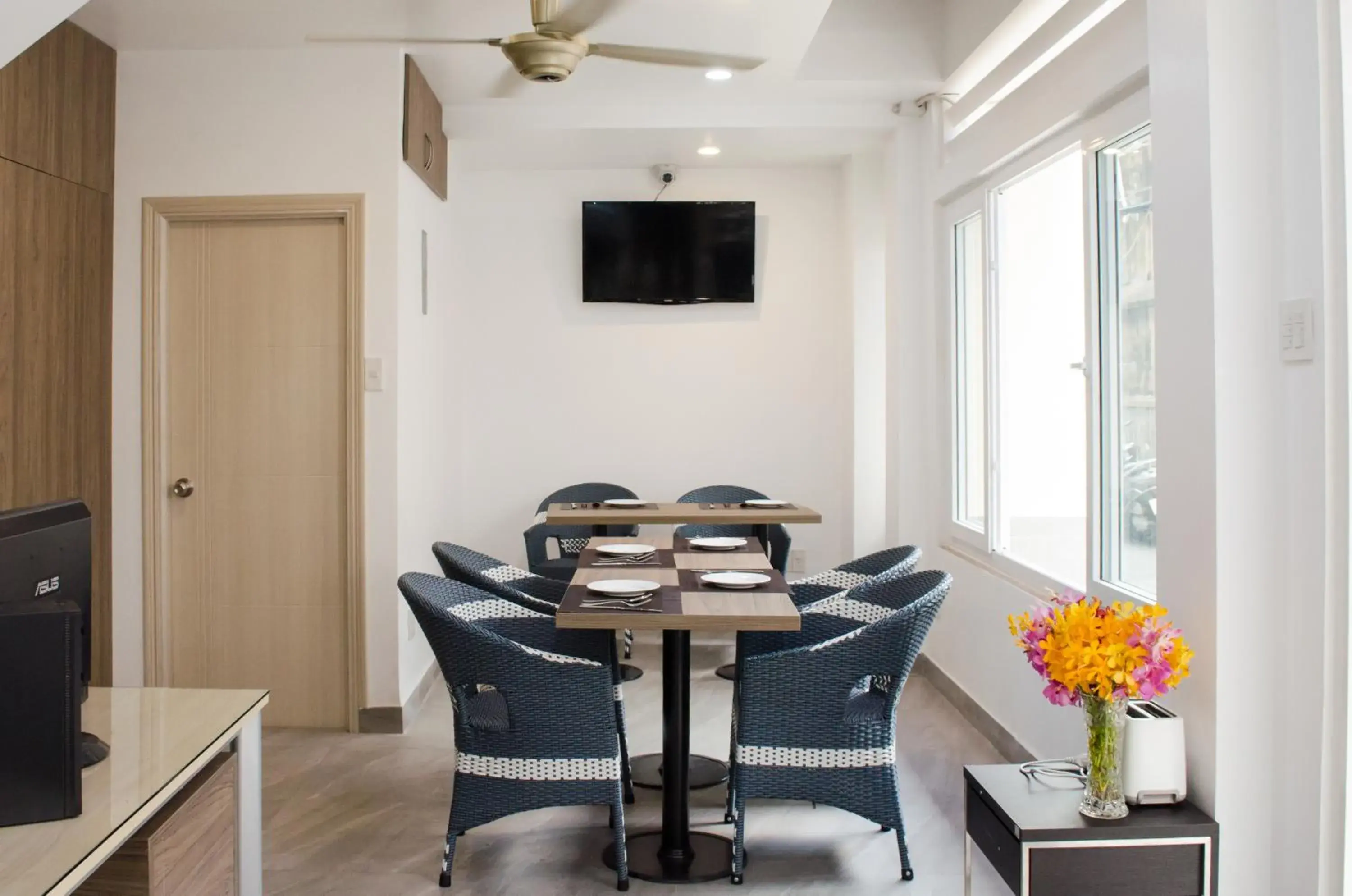 Restaurant/places to eat in LeBlanc Saigon Restaurant/places to eat in LeBlanc Saigon