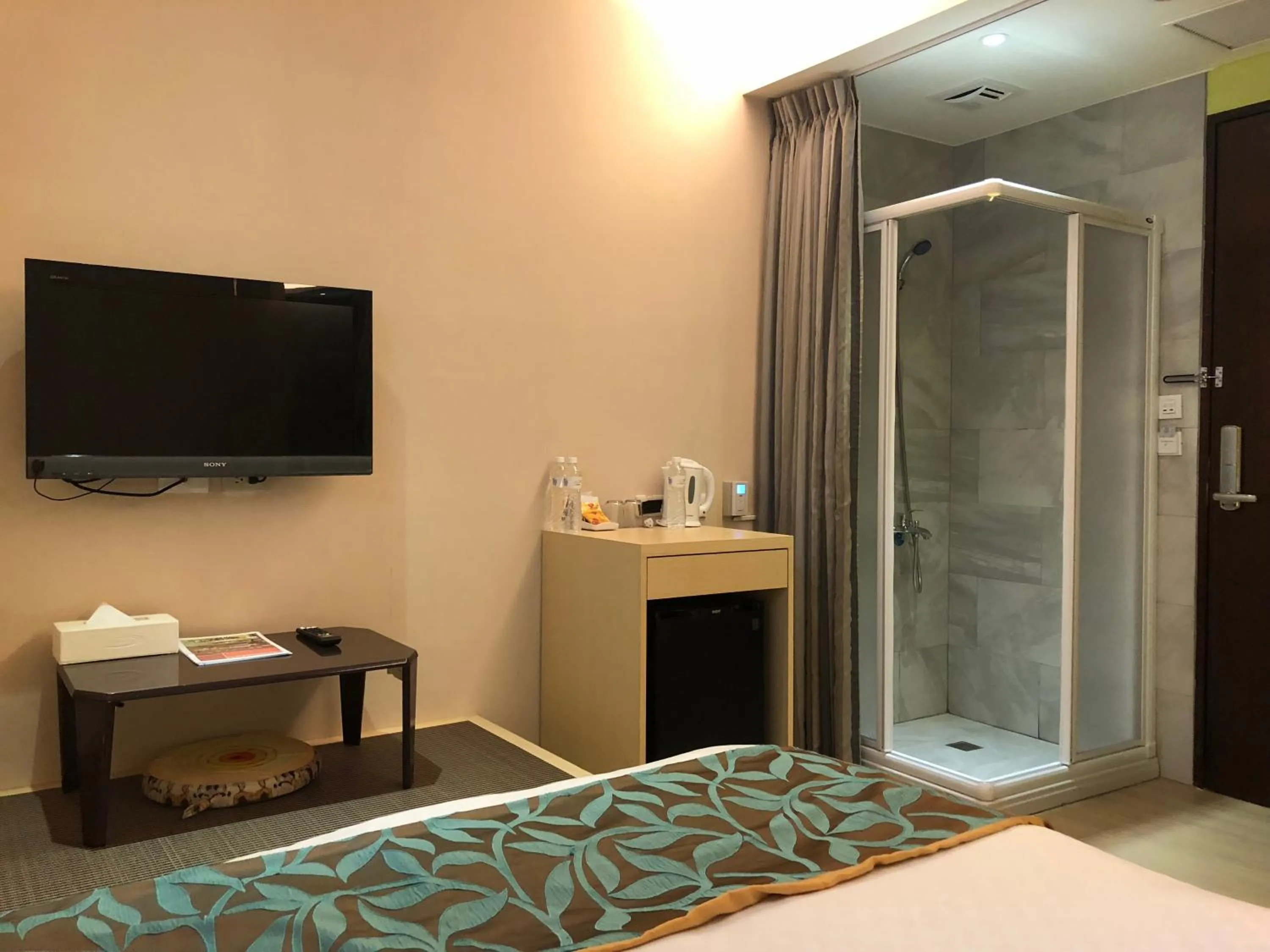 Bathroom, Bed in Crystal Inn Sun Moon Lake