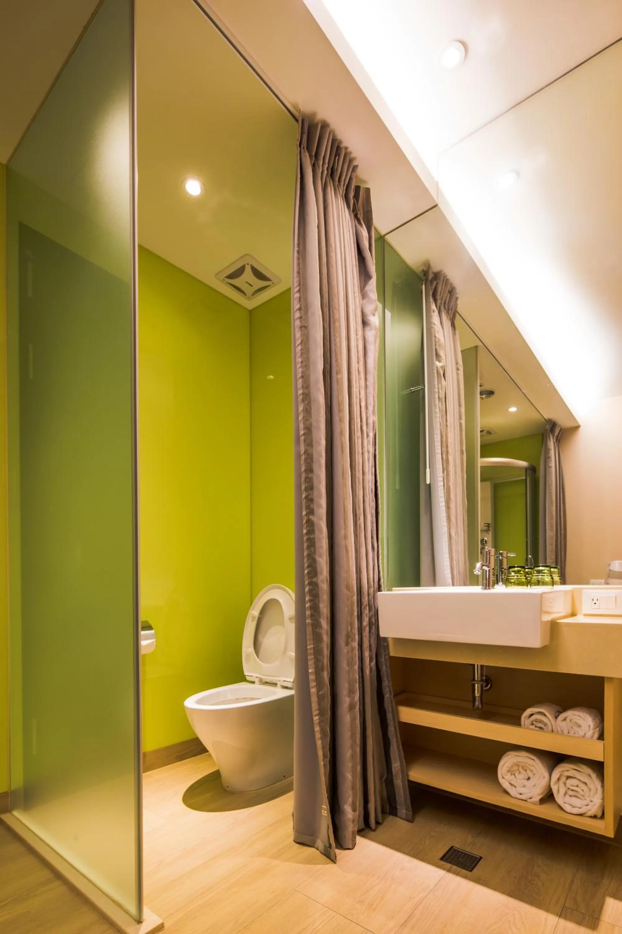 Toilet in Crystal Inn Sun Moon Lake