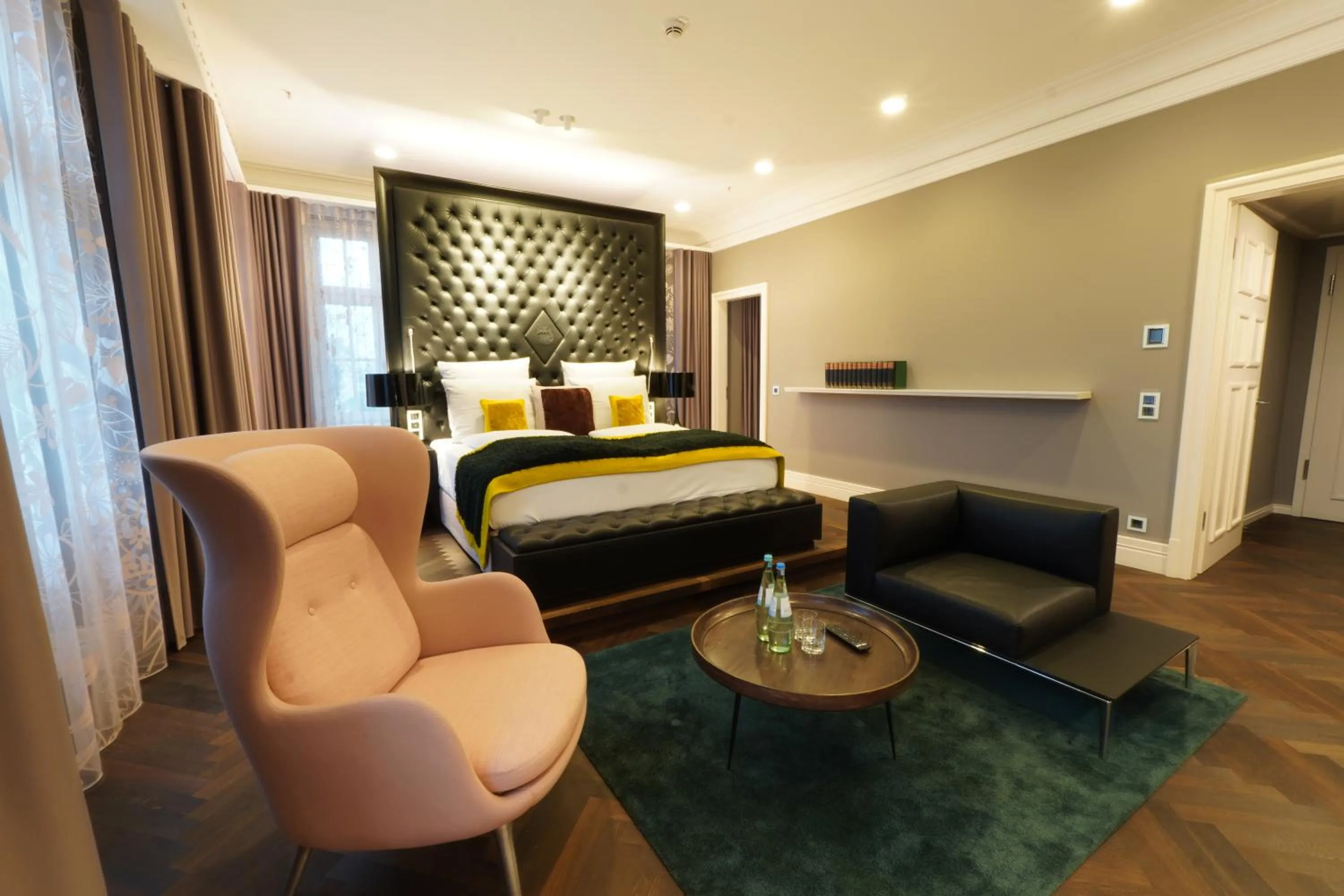 Bed in Lumière Boutiquehotel im Fürstenhof Leipzig