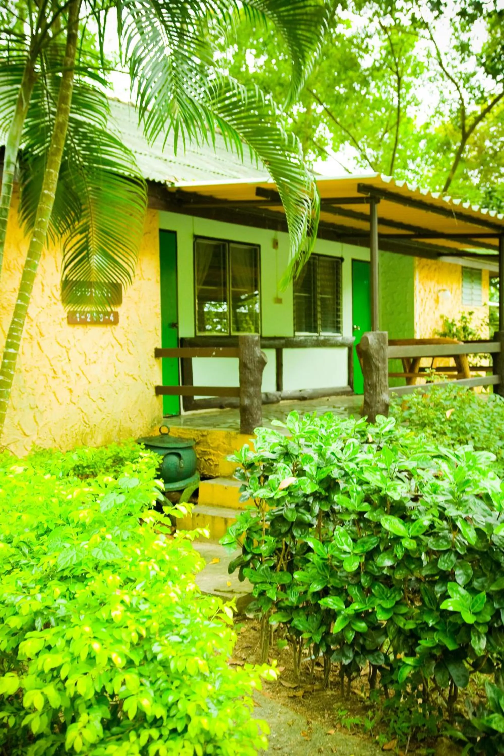 Huaykhakhaeng Country Home Resort