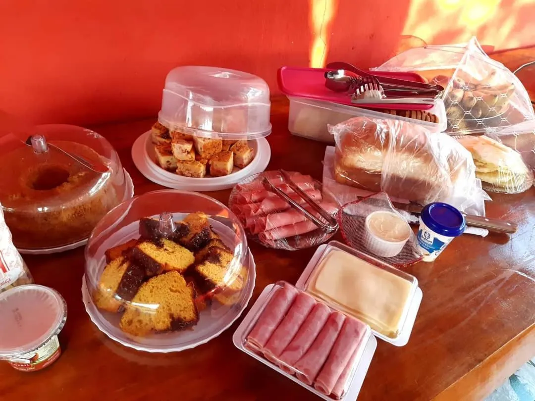 Buffet breakfast in Pousada do Nondas