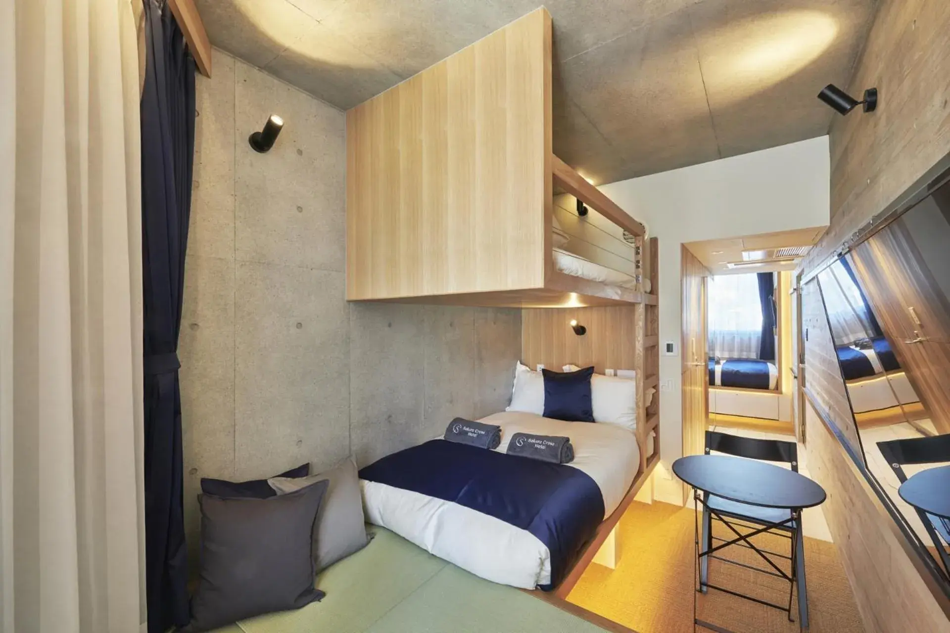 Deluxe Family Room Max 6 Comfort 4 in Sakura Cross Hotel Shinjuku East Annex Deluxe Family Room Max 6 Comfort 4 in Sakura Cross Hotel Shinjuku East Annex