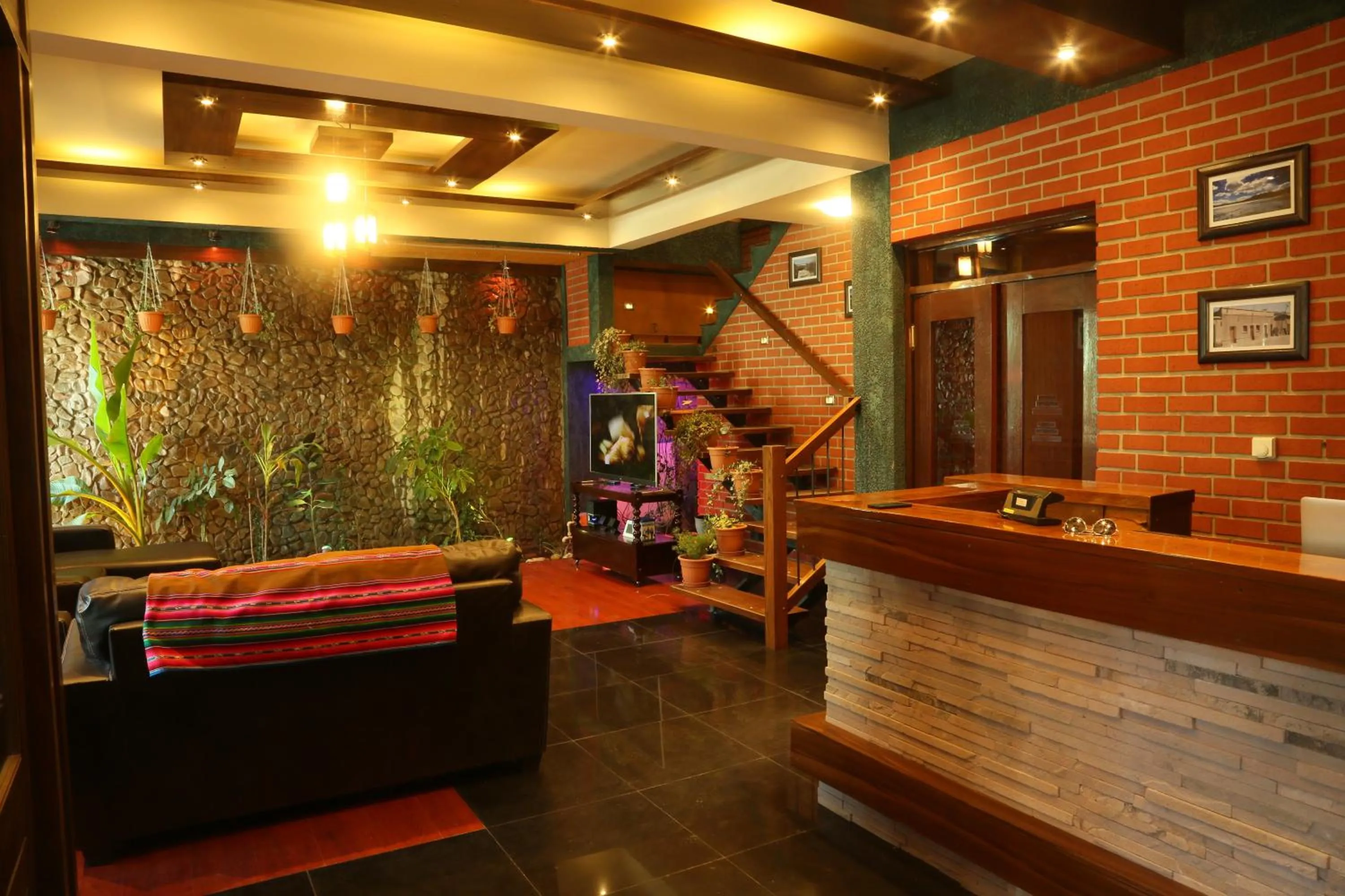 Lounge or bar in Hostal Cagnapa Restobar