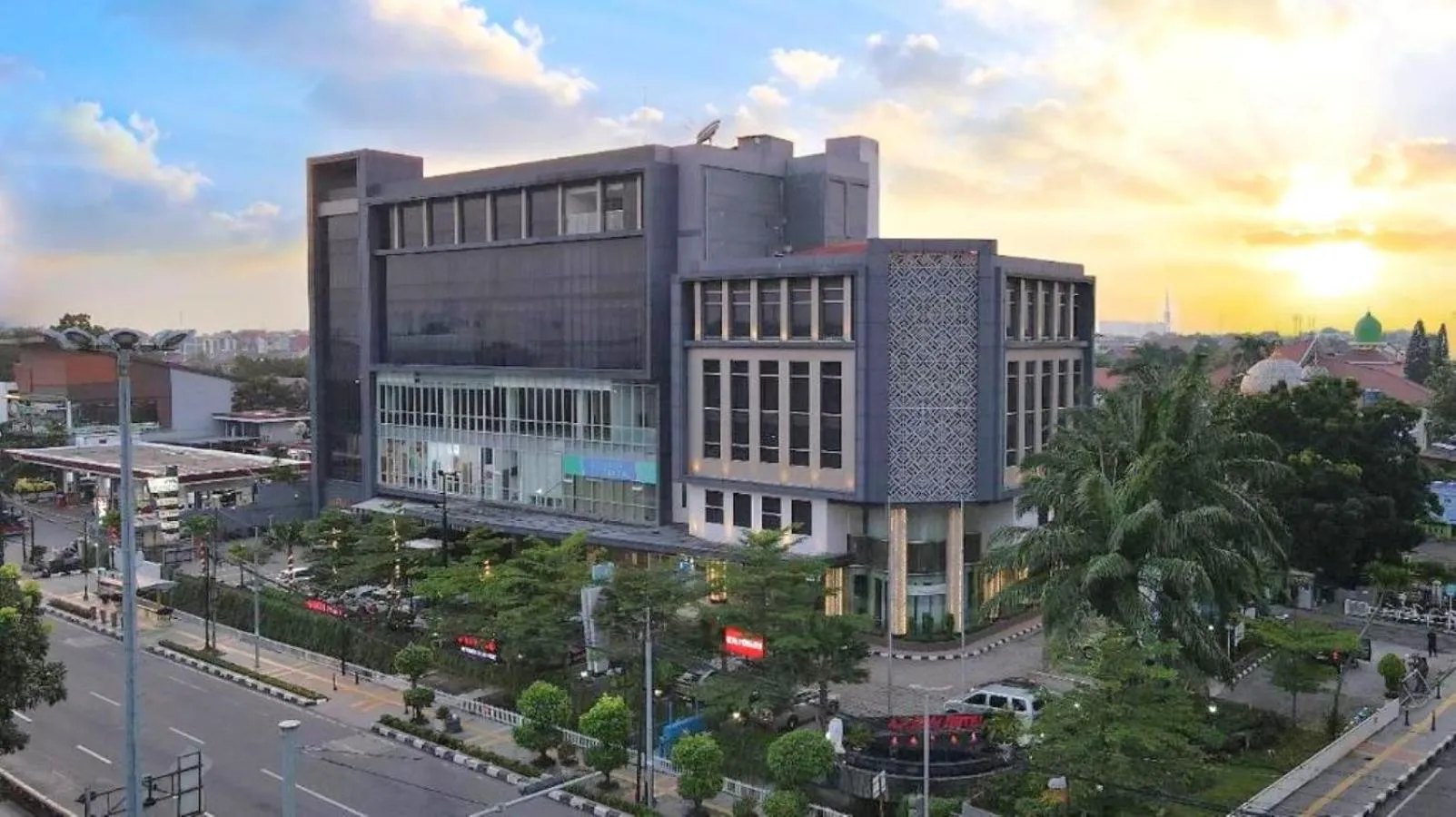 Property building in Luxury Inn Arion Hotel