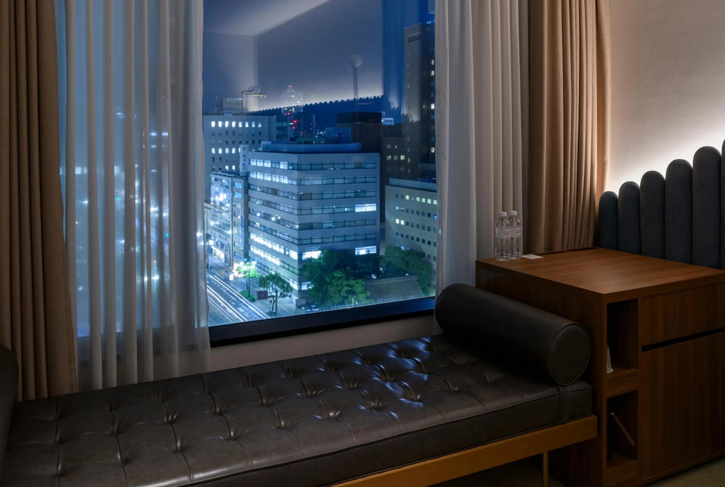 Night, Bed in The Knot Hiroshima