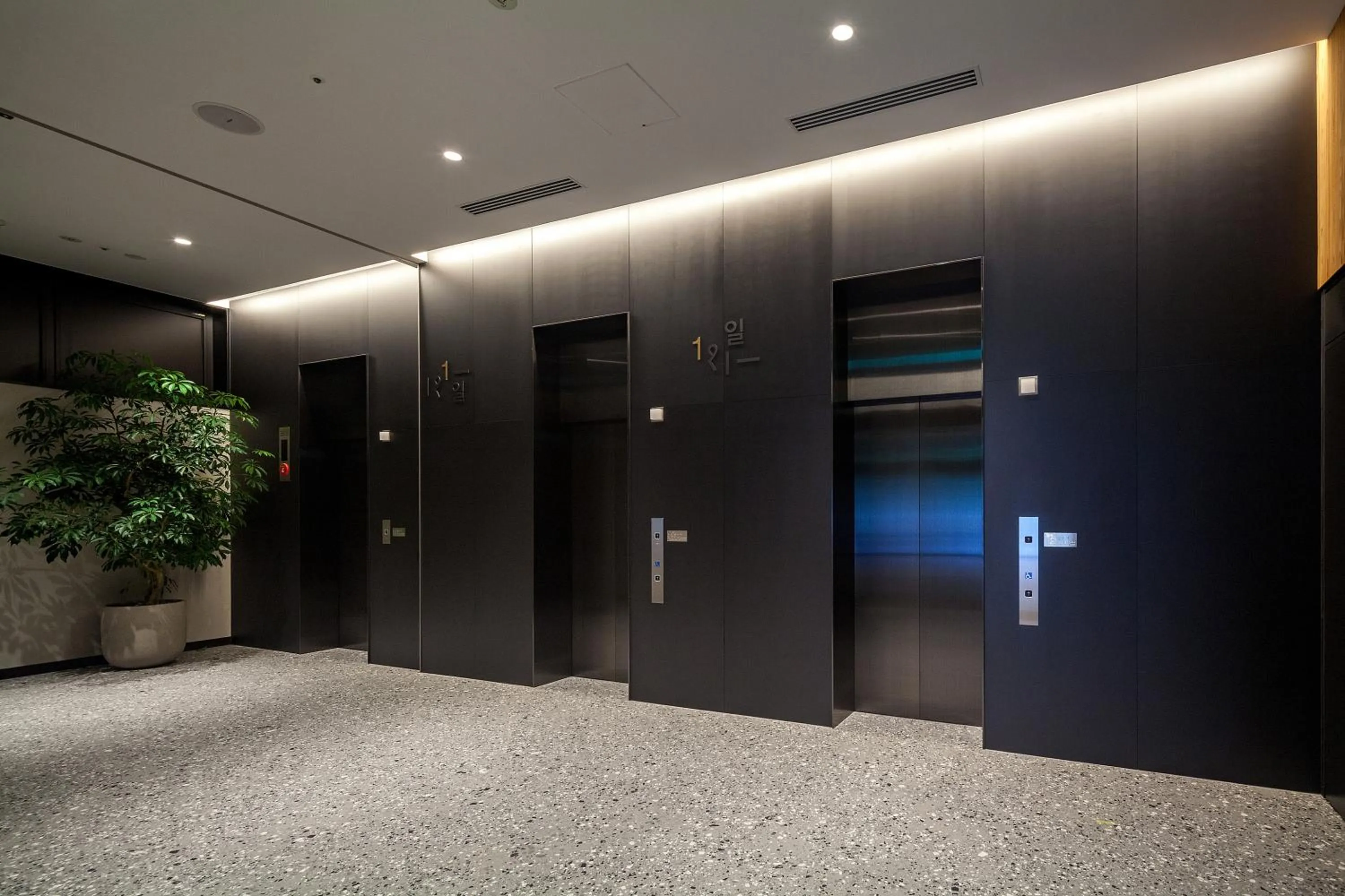 Area and facilities in The Knot Hiroshima