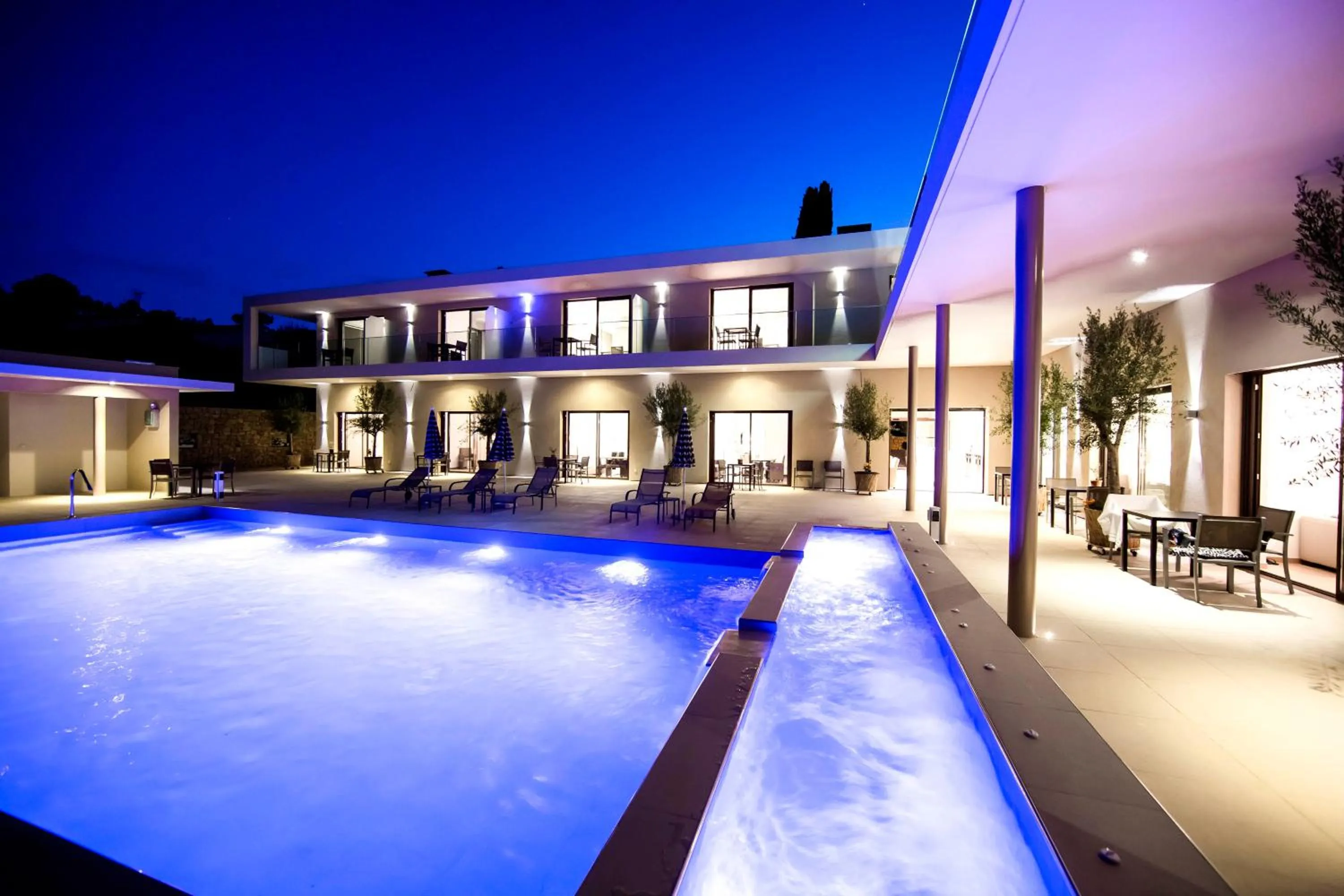 Patio in Seventeen Hotel