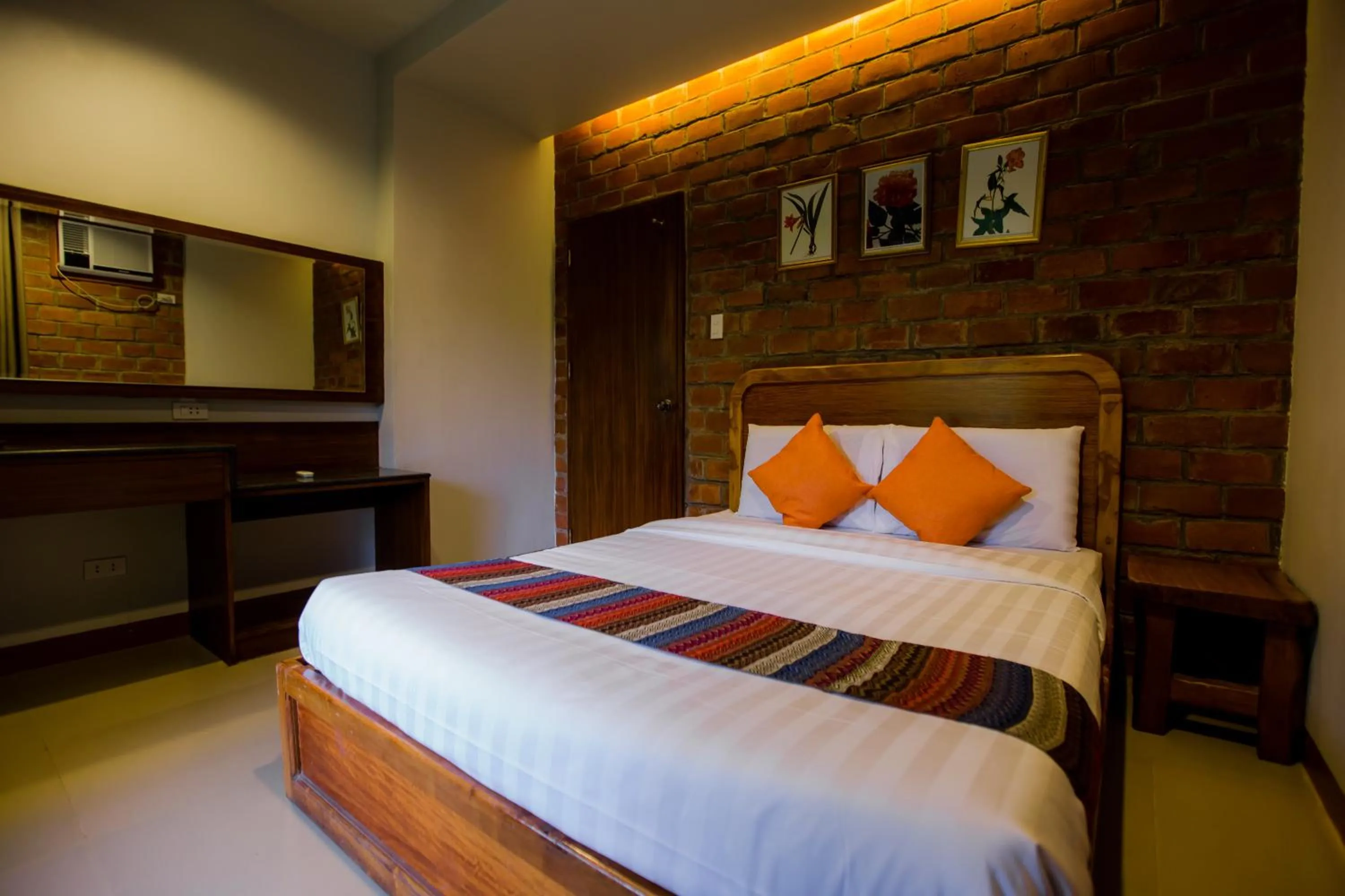 Bed in Malagos Garden Resort