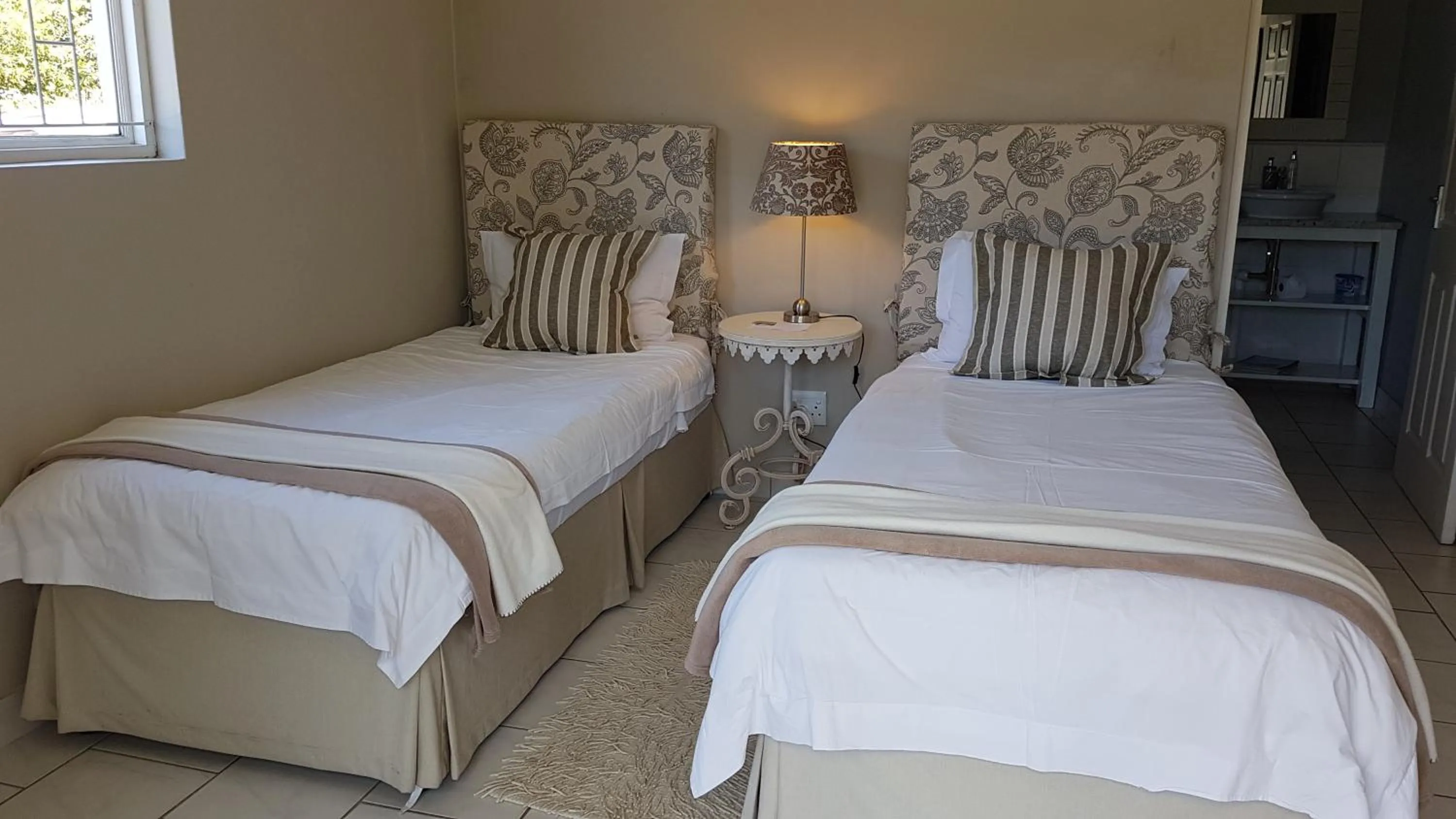 Photo of the whole room, Bed in Avillahouse Guesthouse