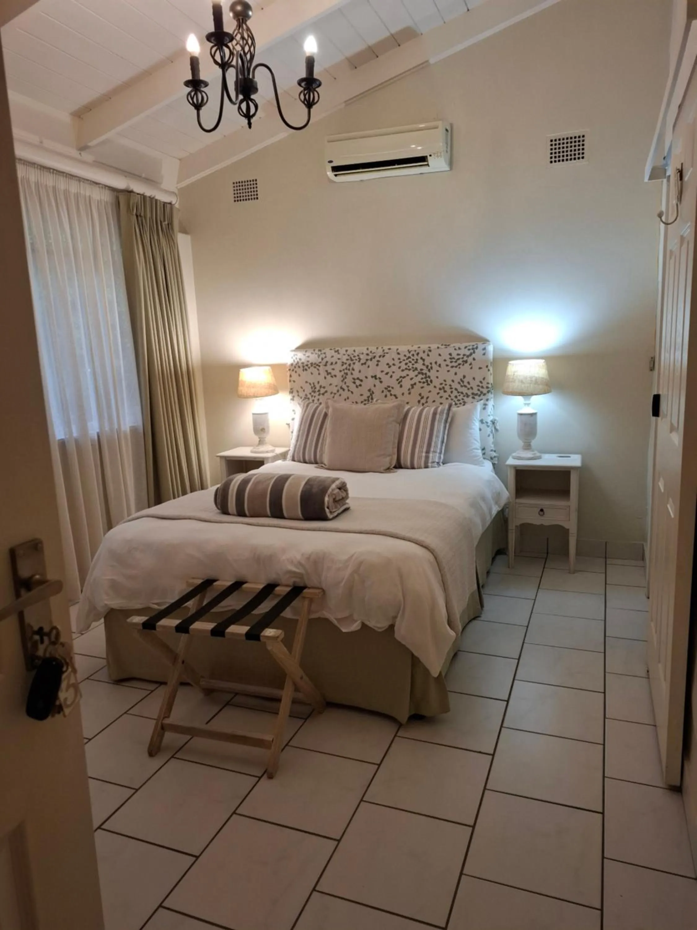 Bedroom, Bed in Avillahouse Guesthouse