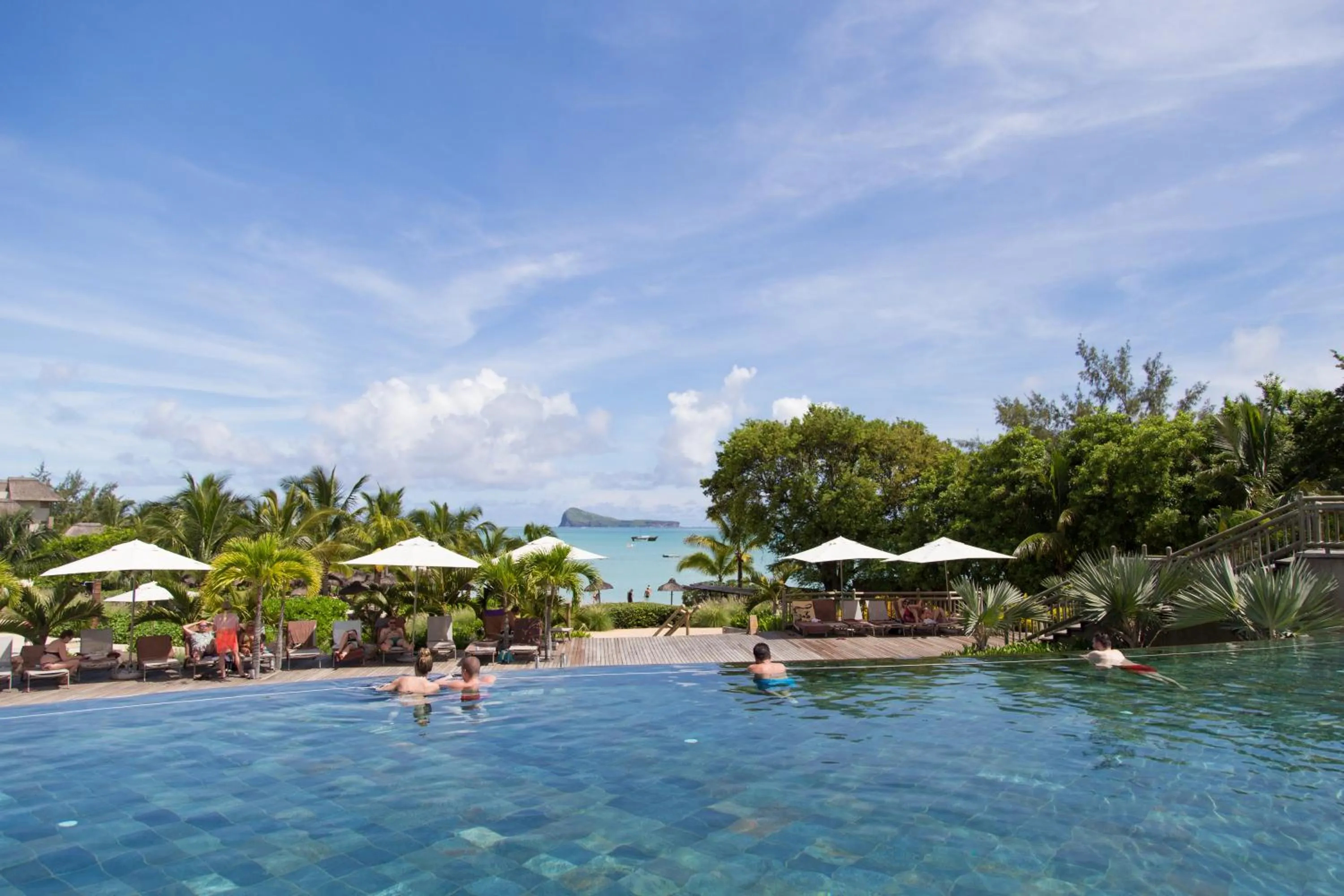 Swimming pool in Zilwa Attitude