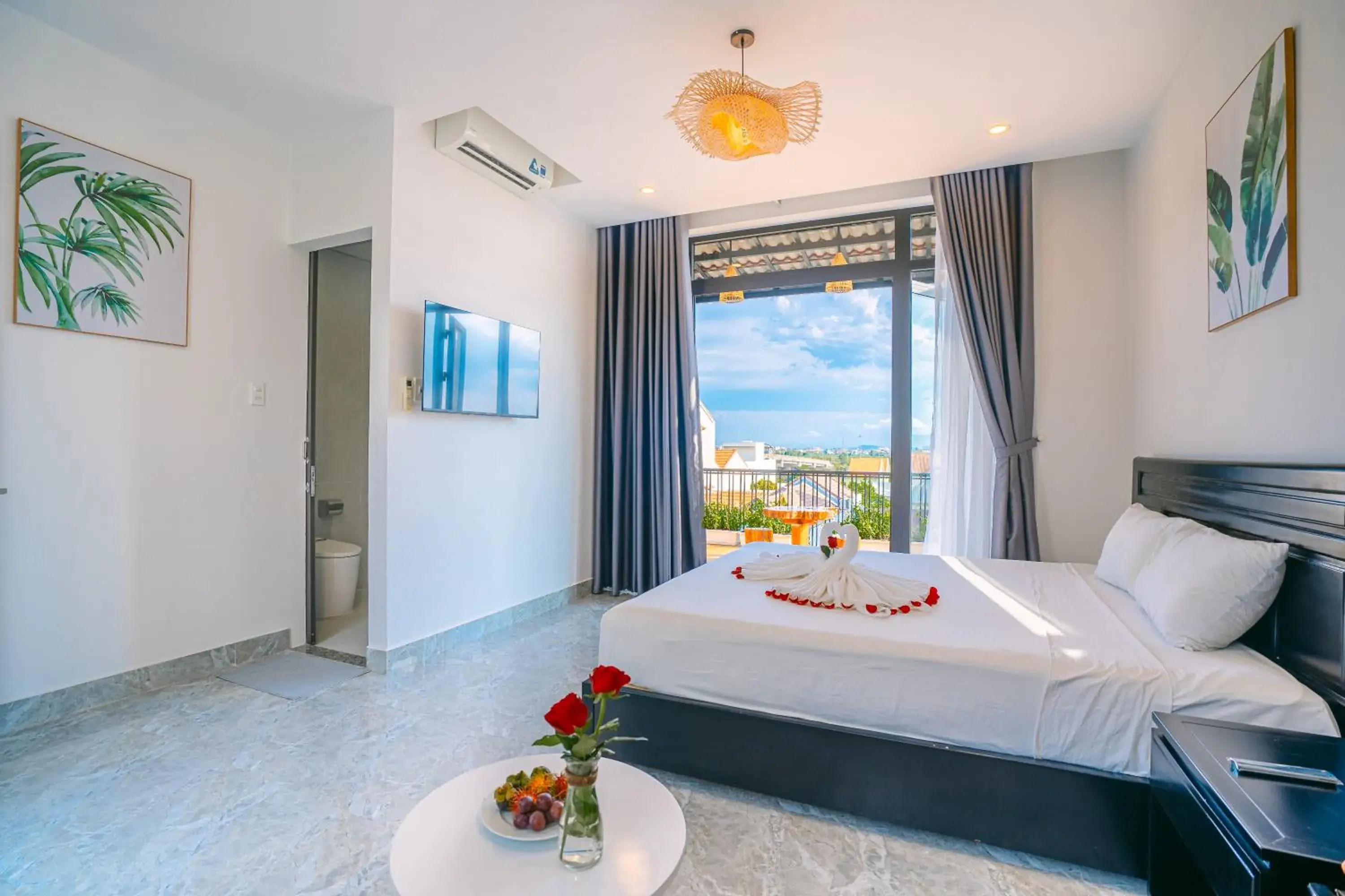 TV and multimedia, Bed in Beach Palm Villa Hoi An TV and multimedia, Bed in Beach Palm Villa Hoi An