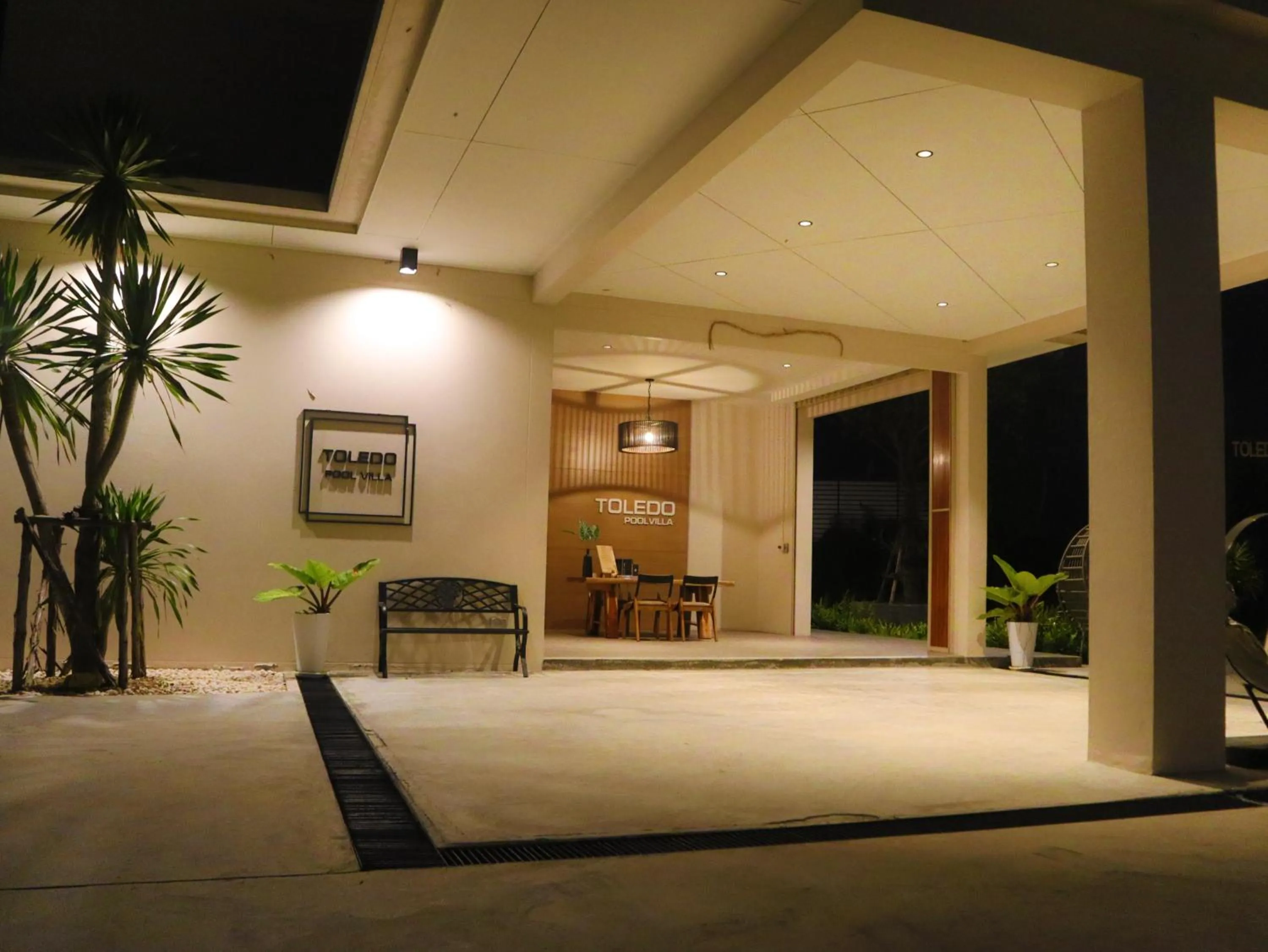 Facade/entrance in Toledo Pool Villa