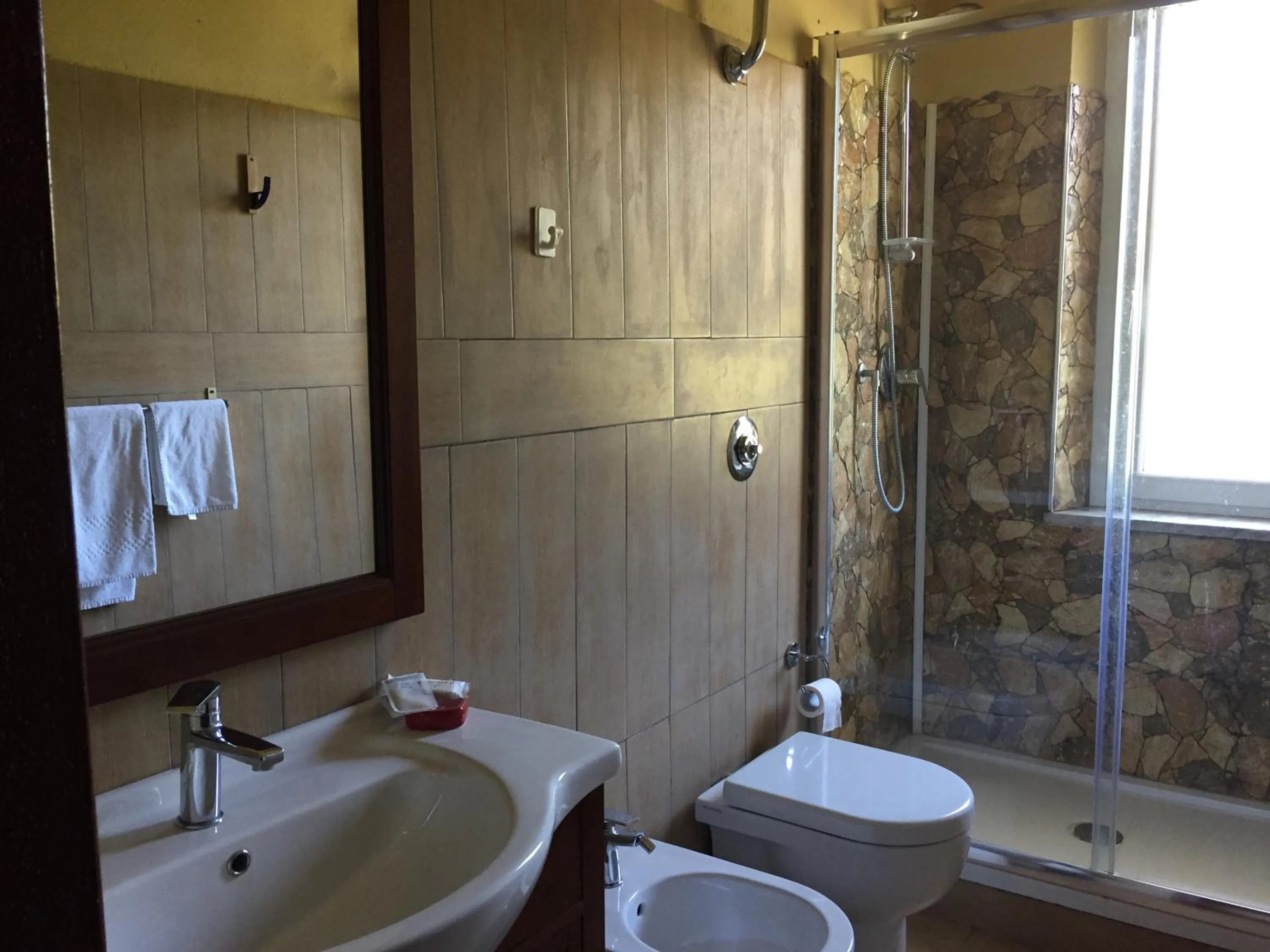 Bathroom in Hotel 106