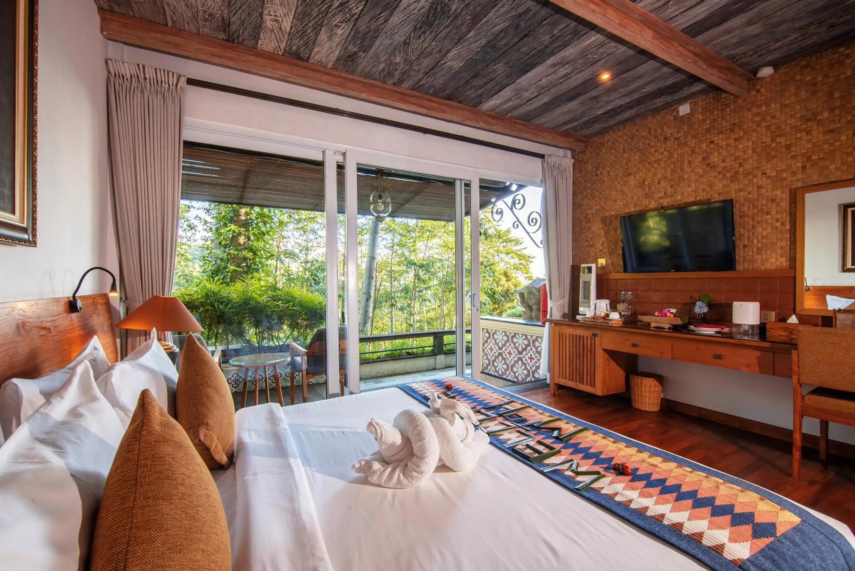 View (from property/room), Bed in Munduk Heaven Luxury Villas