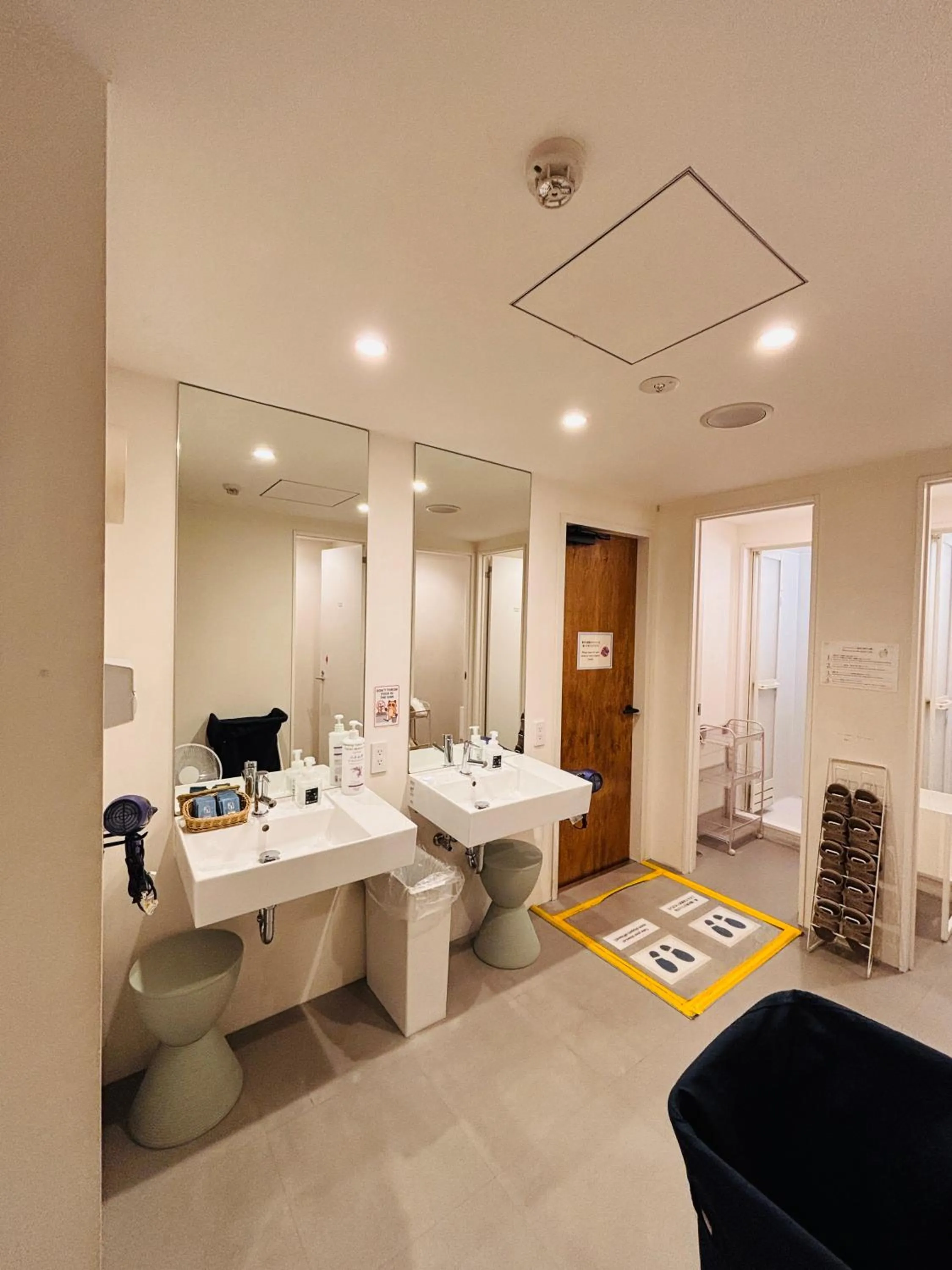 Shower in Glamping Tokyo Asakusa