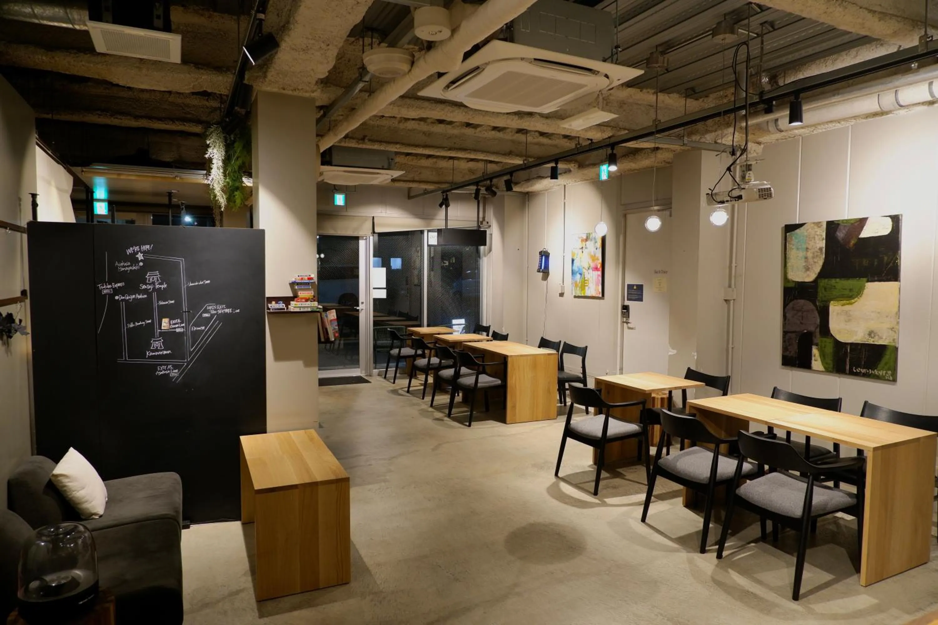 Communal lounge/ TV room in Glamping Tokyo Asakusa