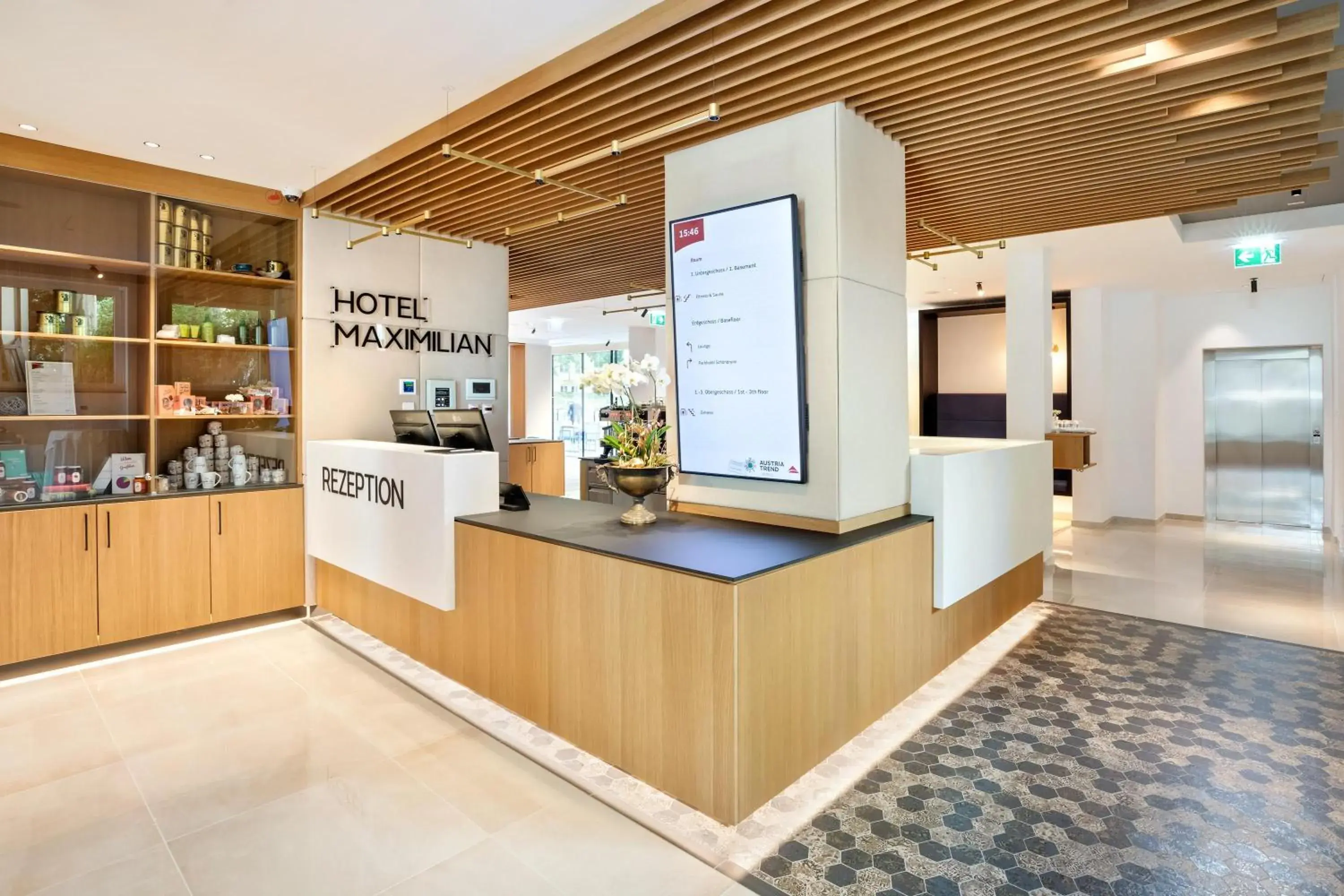 Lobby or reception in Austria Trend Hotel Maximilian Lobby or reception in Austria Trend Hotel Maximilian