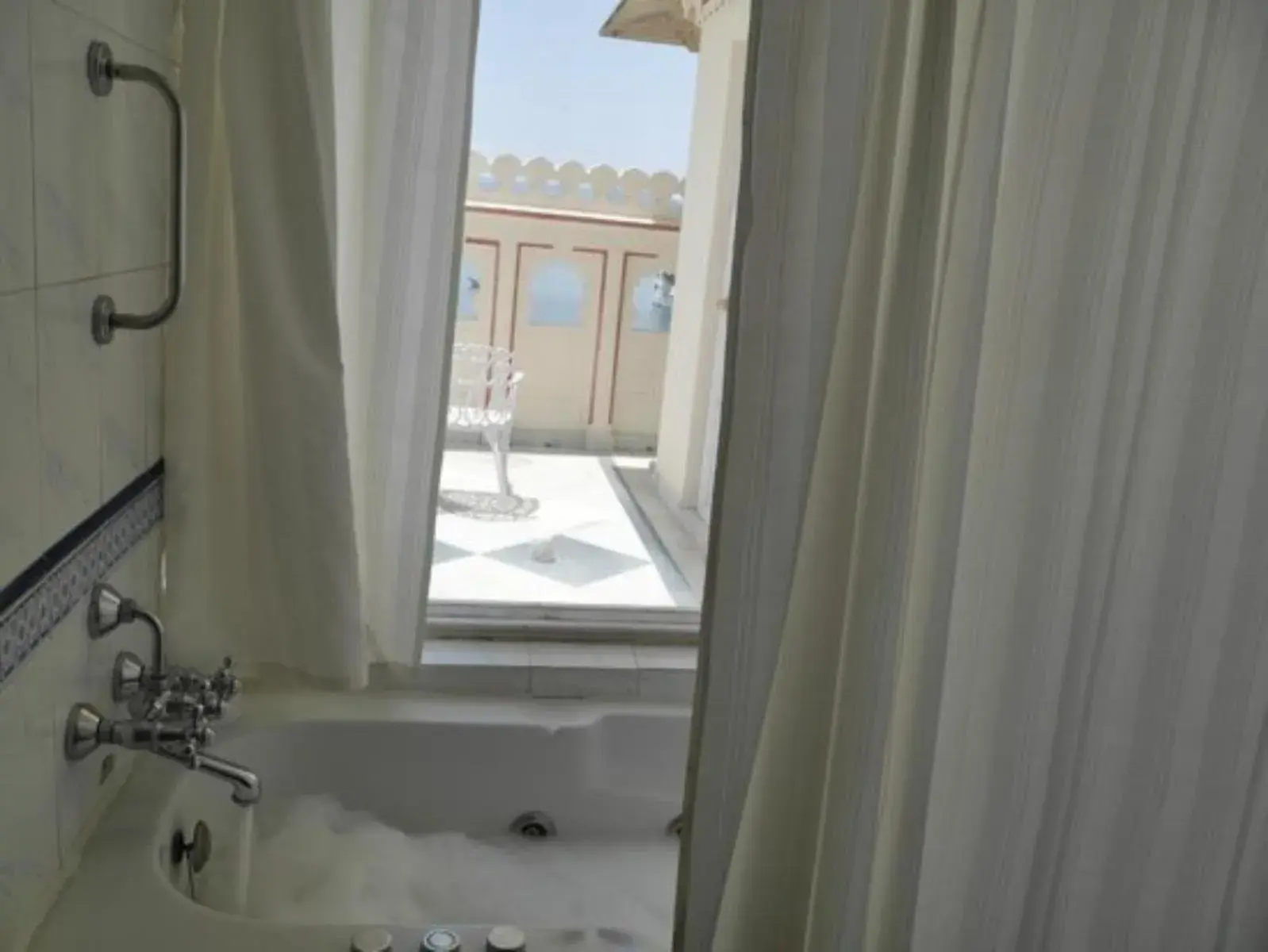 Bathroom in Shiv Niwas Palace by HRH Group of Hotels Bathroom in Shiv Niwas Palace by HRH Group of Hotels