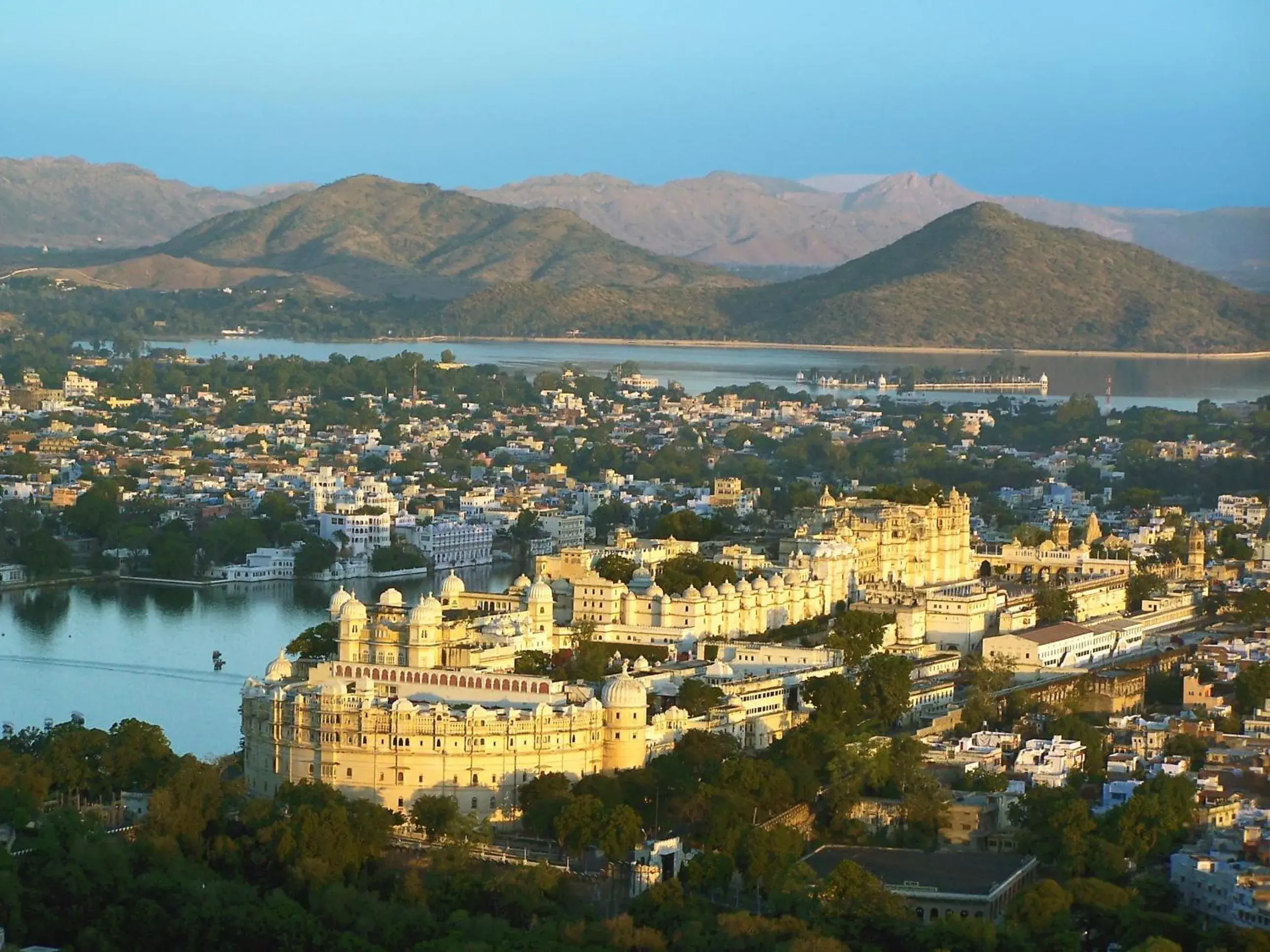 Lake view in Shiv Niwas Palace by HRH Group of Hotels Lake view in Shiv Niwas Palace by HRH Group of Hotels