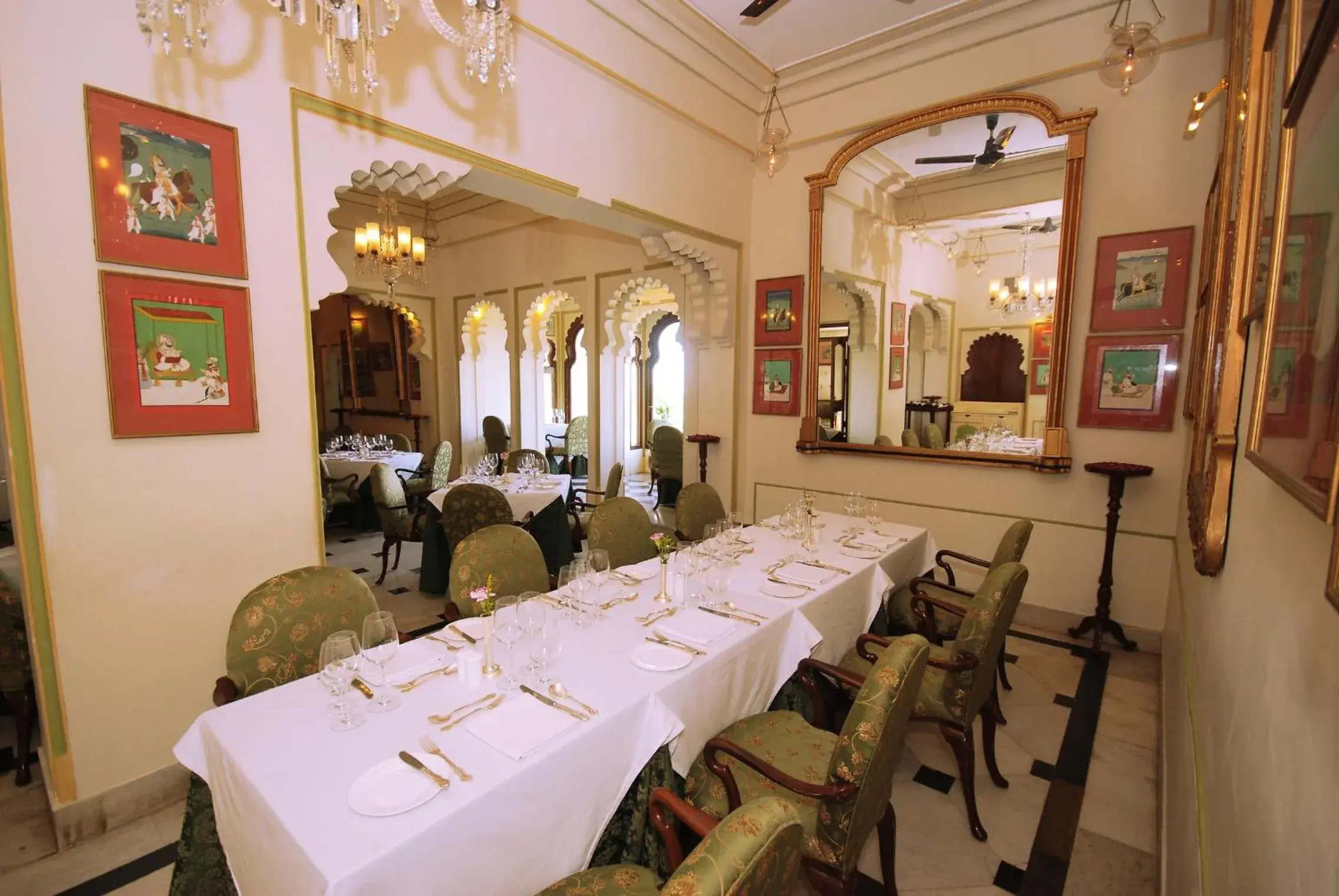 Restaurant/places to eat in Shiv Niwas Palace by HRH Group of Hotels Restaurant/places to eat in Shiv Niwas Palace by HRH Group of Hotels