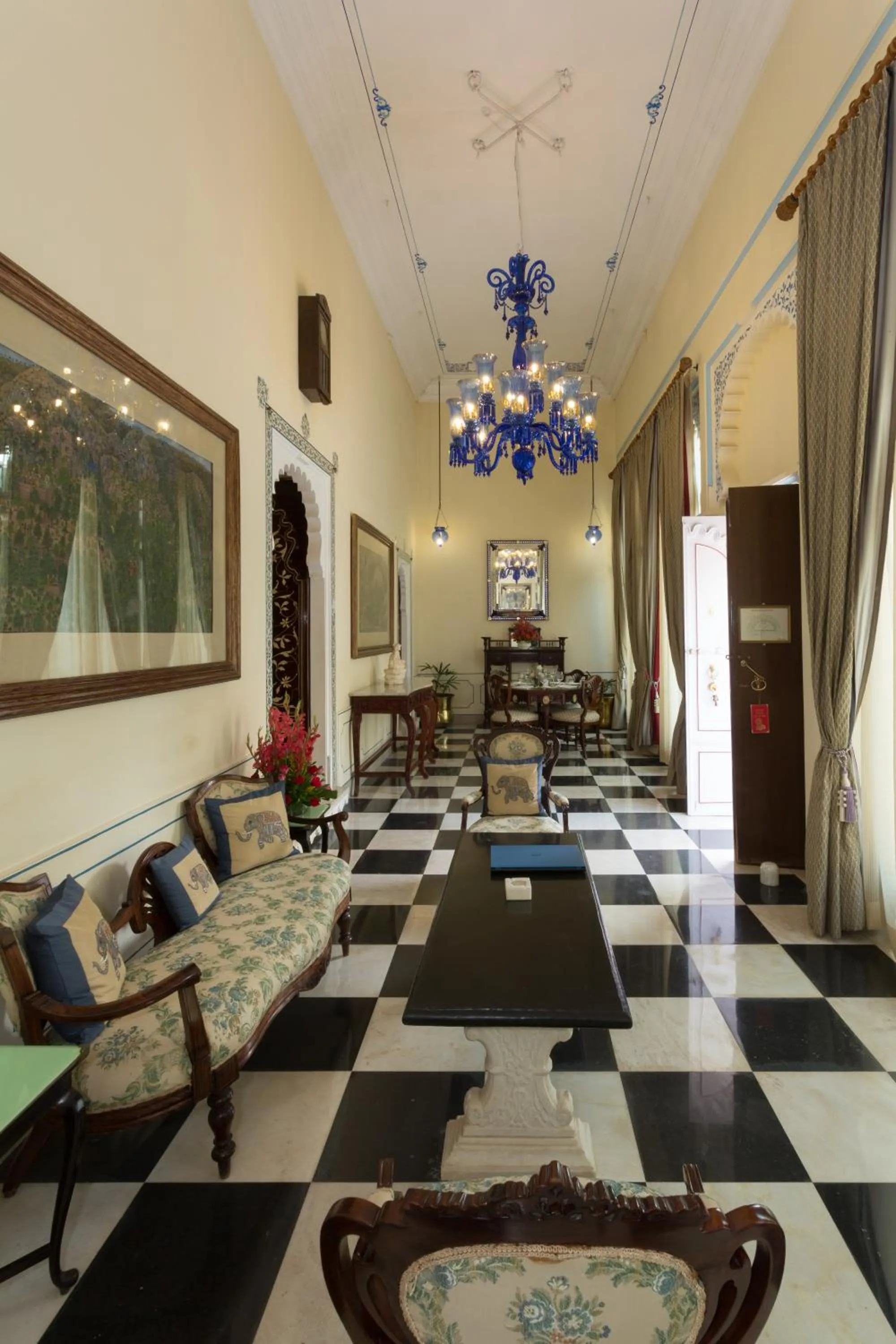 Living room in Shiv Niwas Palace by HRH Group of Hotels