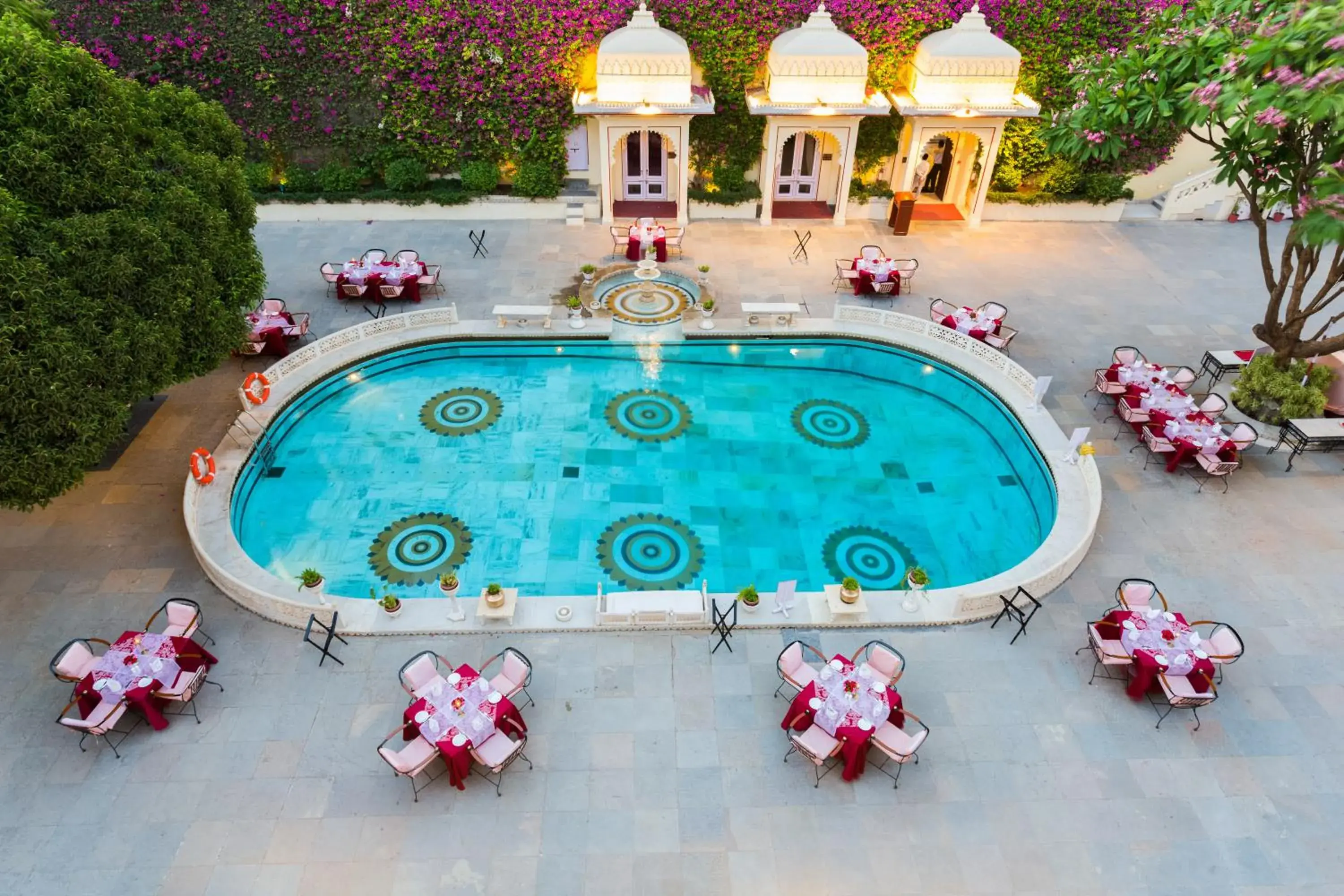 Swimming pool in Shiv Niwas Palace by HRH Group of Hotels Swimming pool in Shiv Niwas Palace by HRH Group of Hotels