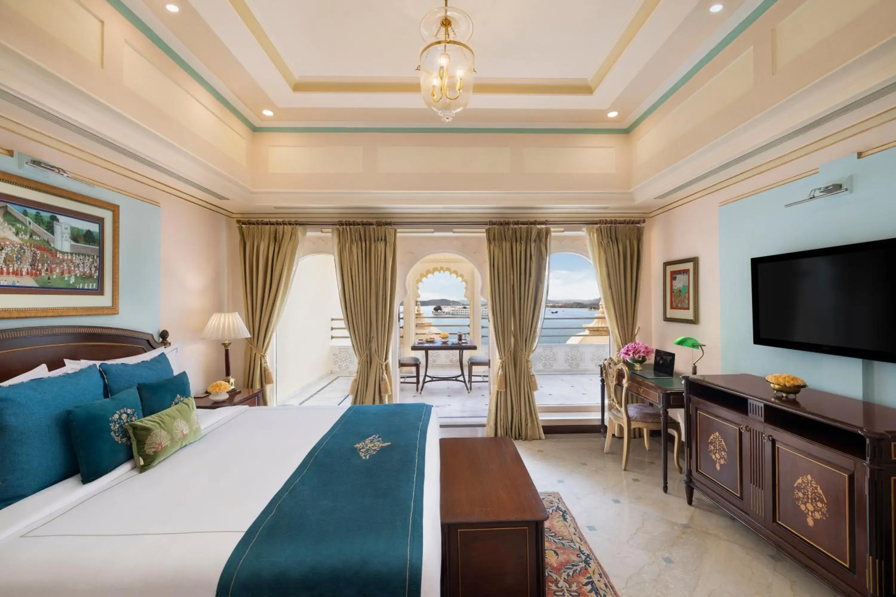 Luxury Suite with Shared Sit-Out - single occupancy in Taj Fateh Prakash Palace Udaipur Luxury Suite with Shared Sit-Out - single occupancy in Taj Fateh Prakash Palace Udaipur