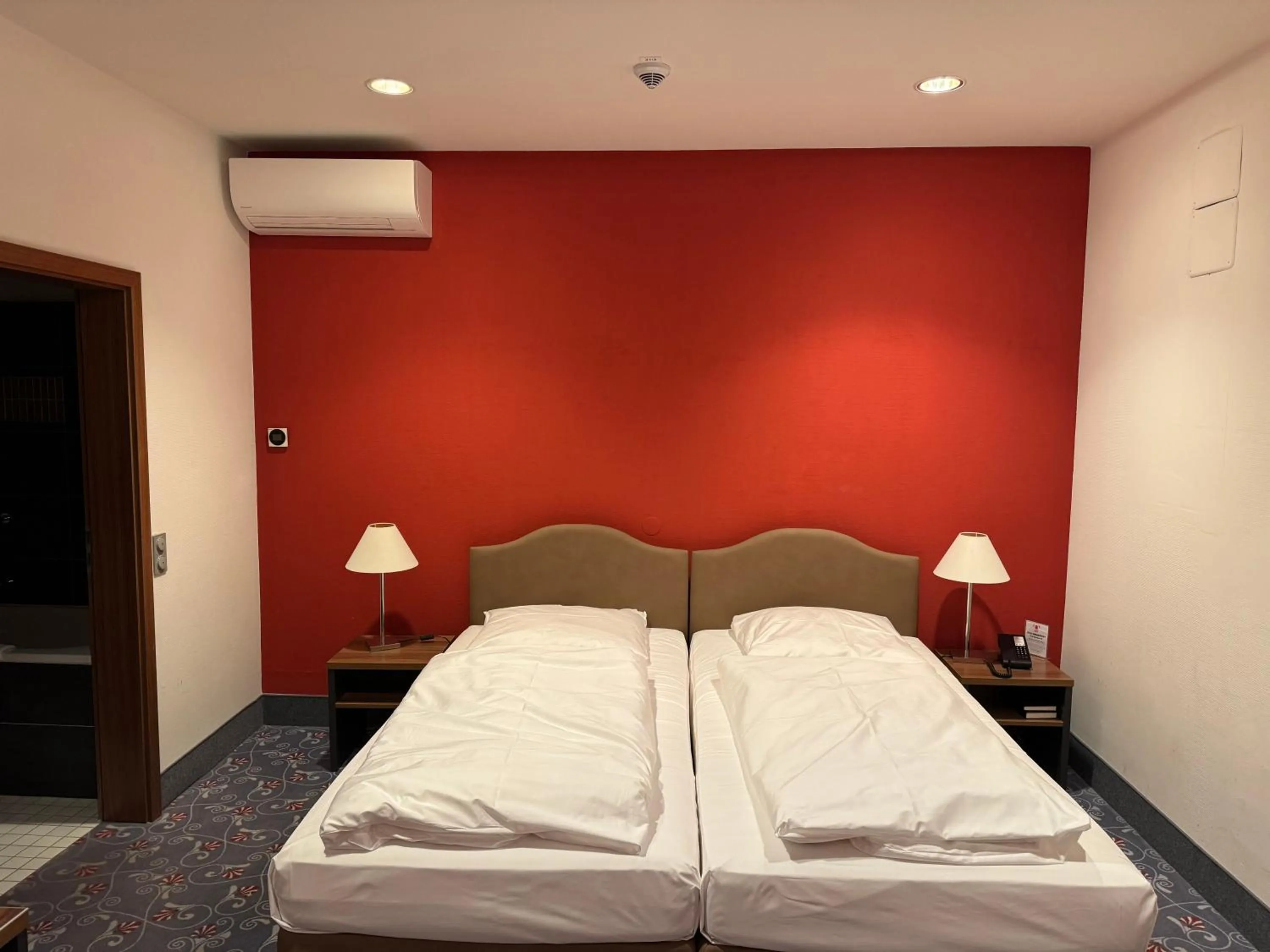 Bed in Prinzhotel Rothenburg