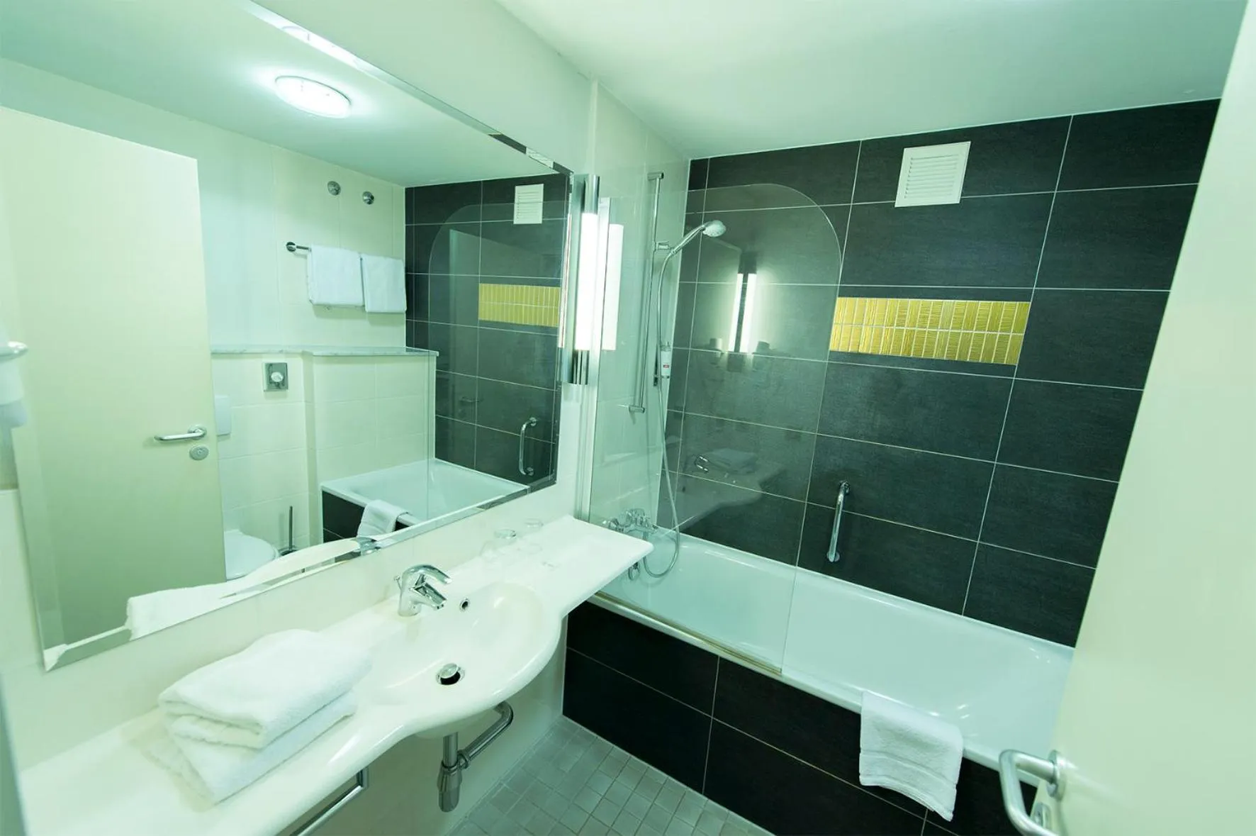 Shower in Prinzhotel Rothenburg