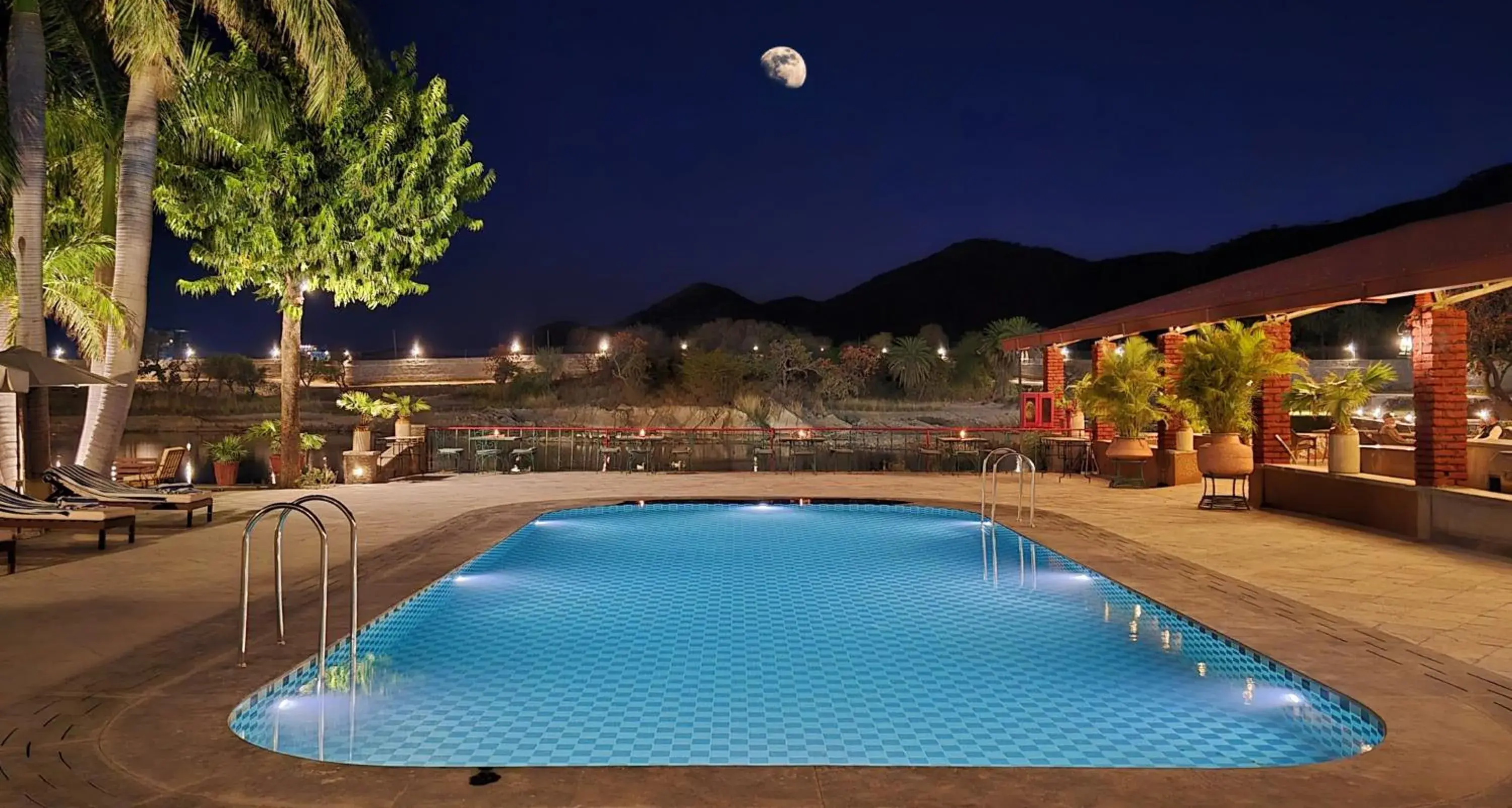 Swimming pool in Shikarbadi Hotel - By The Lake Heritage by HRH Group of Hotels Swimming pool in Shikarbadi Hotel - By The Lake Heritage by HRH Group of Hotels