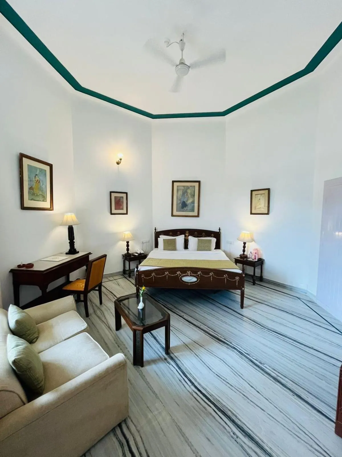 Shikarbadi Hotel - By The Lake Heritage by HRH Group of Hotels