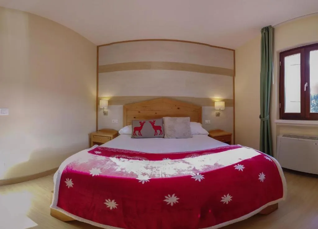 Mountain view, Bed in Abete Bianco - Albergo del Natale