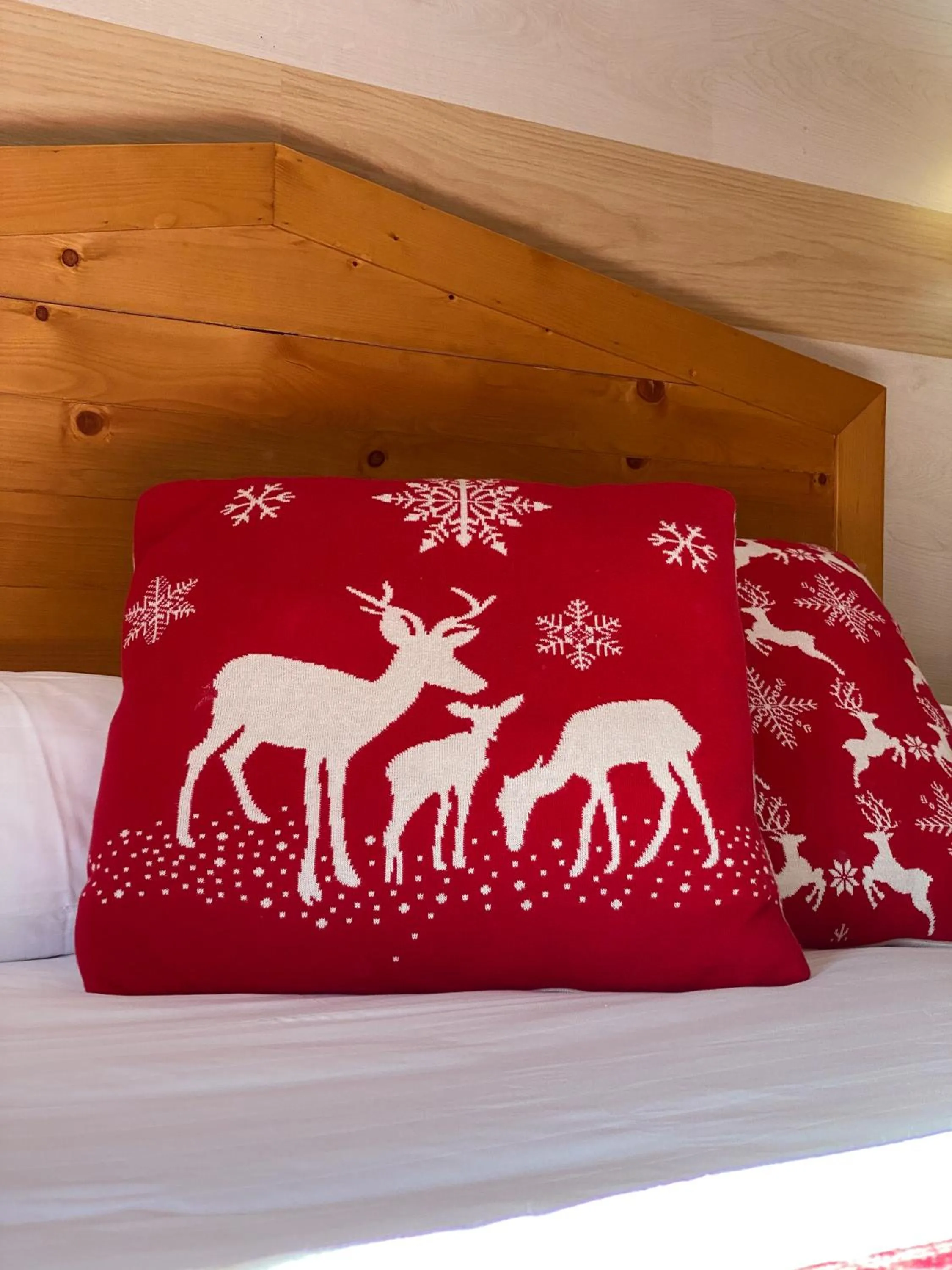Decorative detail, Bed in Abete Bianco - Albergo del Natale