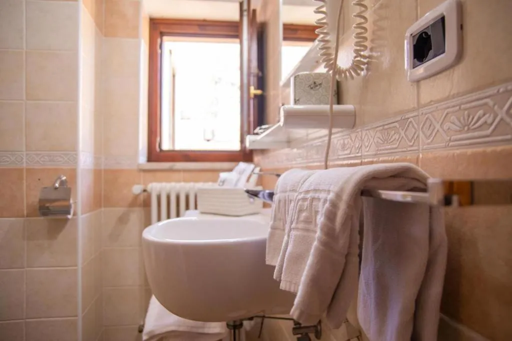 Bathroom in Abete Bianco - Albergo del Natale