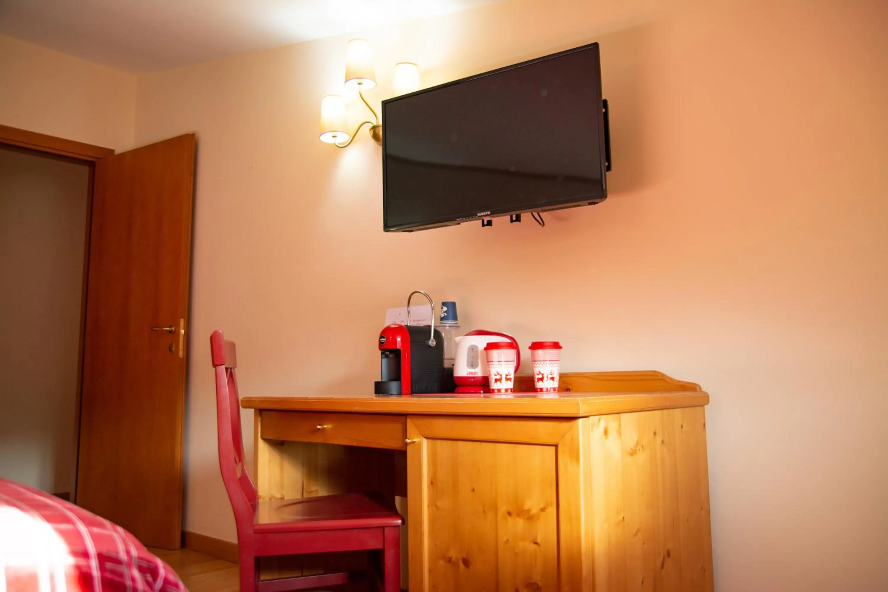 TV and multimedia, Bed in Abete Bianco - Albergo del Natale