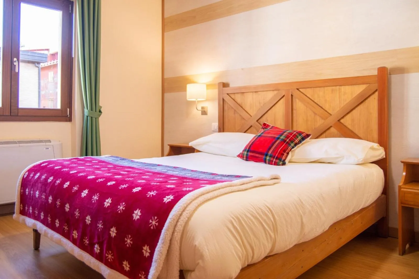 City view, Bed in Abete Bianco - Albergo del Natale