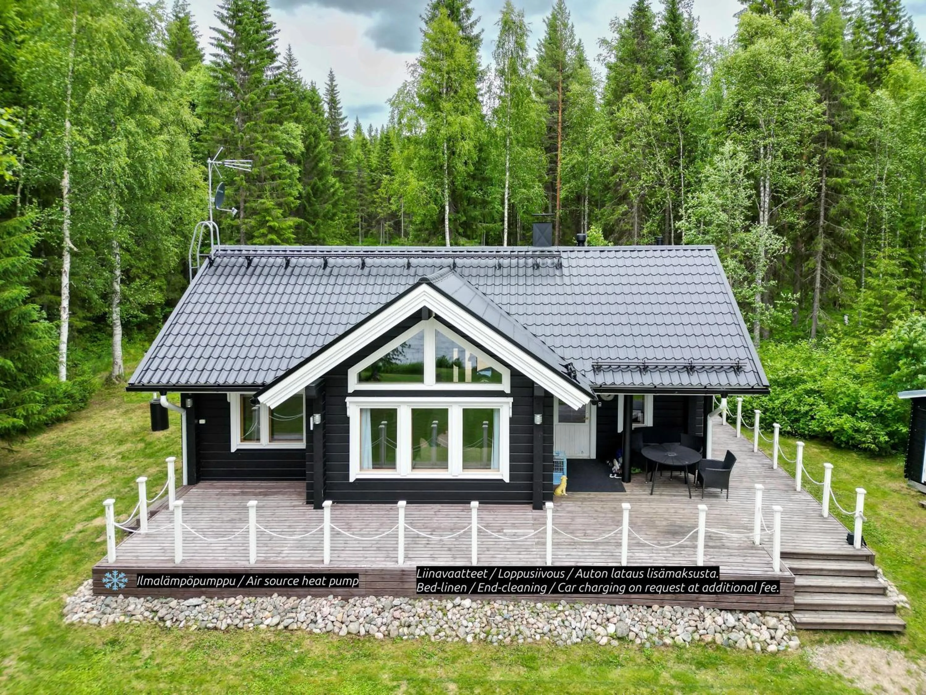 Lähderinne - 2 bedroom log cabin, private beach, wifi & sauna