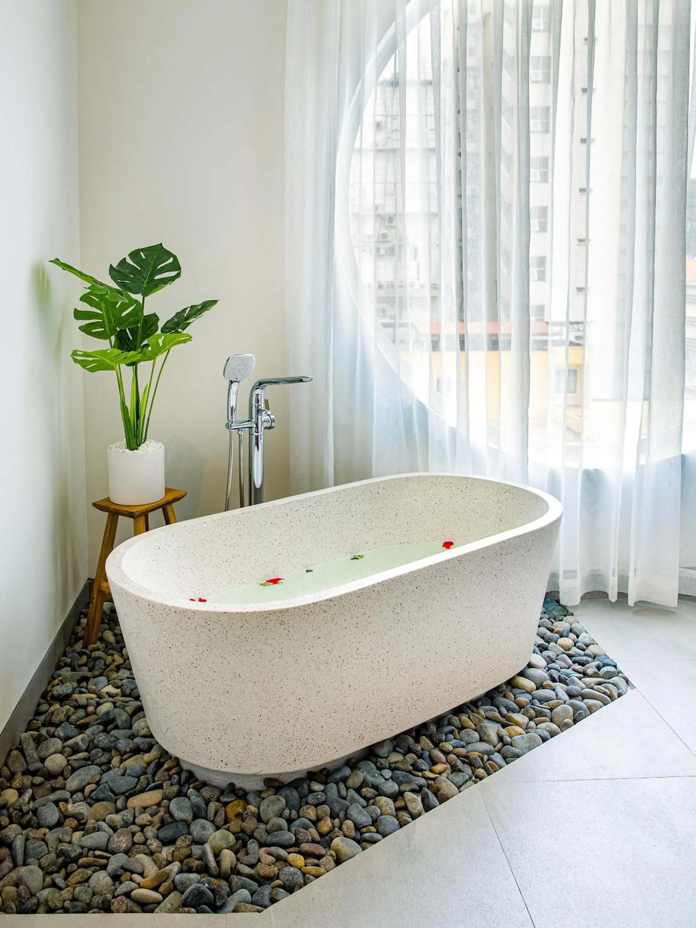 Property building in MEANDER Saigon