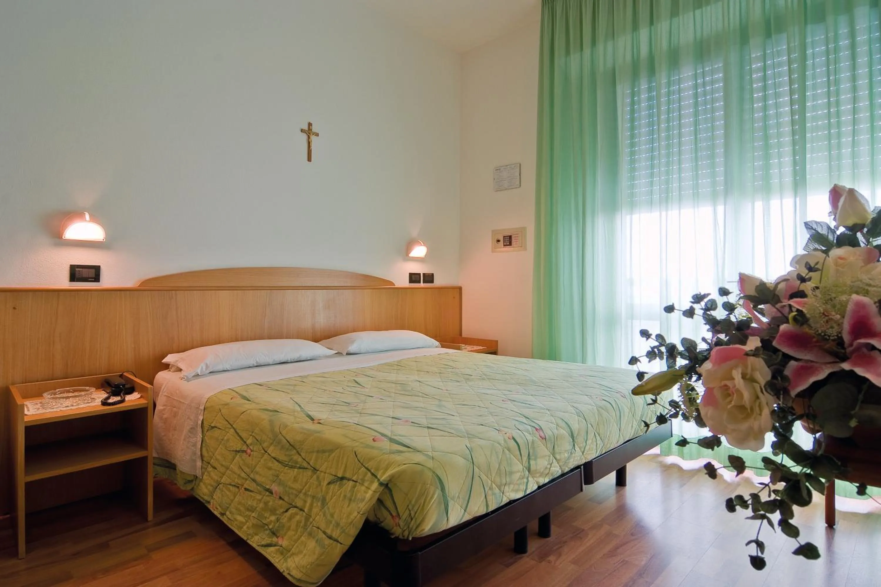 Bedroom, Bed in Little Hotel